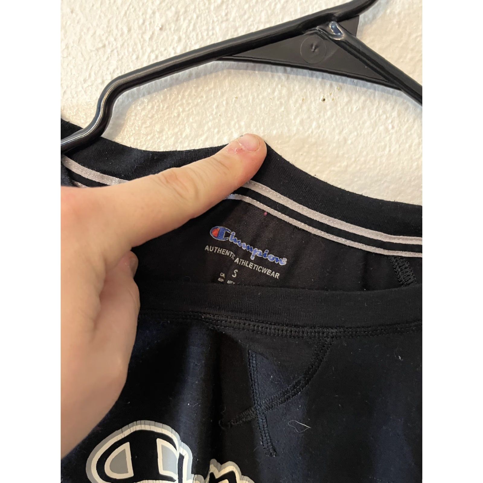 Champion Champion Womens T-Shirt Size Small Black Crew Neck Short Sleeve Tee Size S / US 4 / IT 40 - 2 Thumbnail