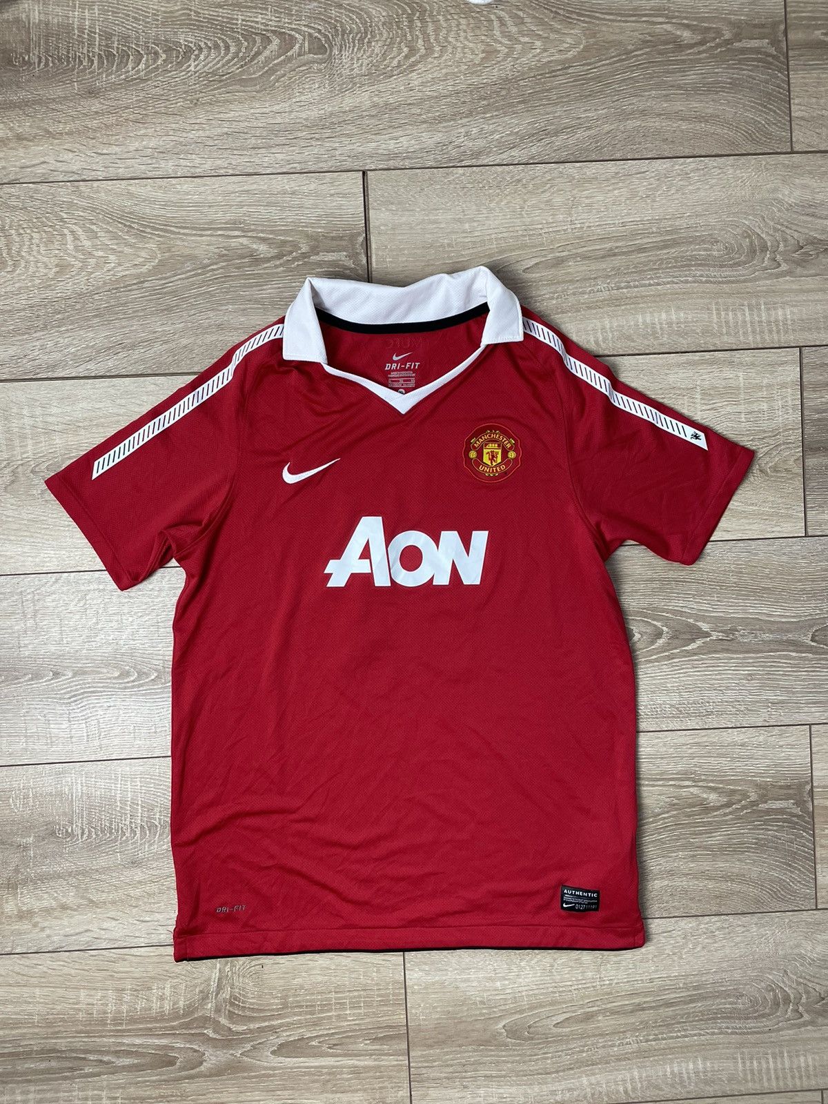 Nike Gigs Manchester United Home Football Shirt 2010/11 Xl boys Size US XS / EU 42 / 0 - 2 Thumbnail
