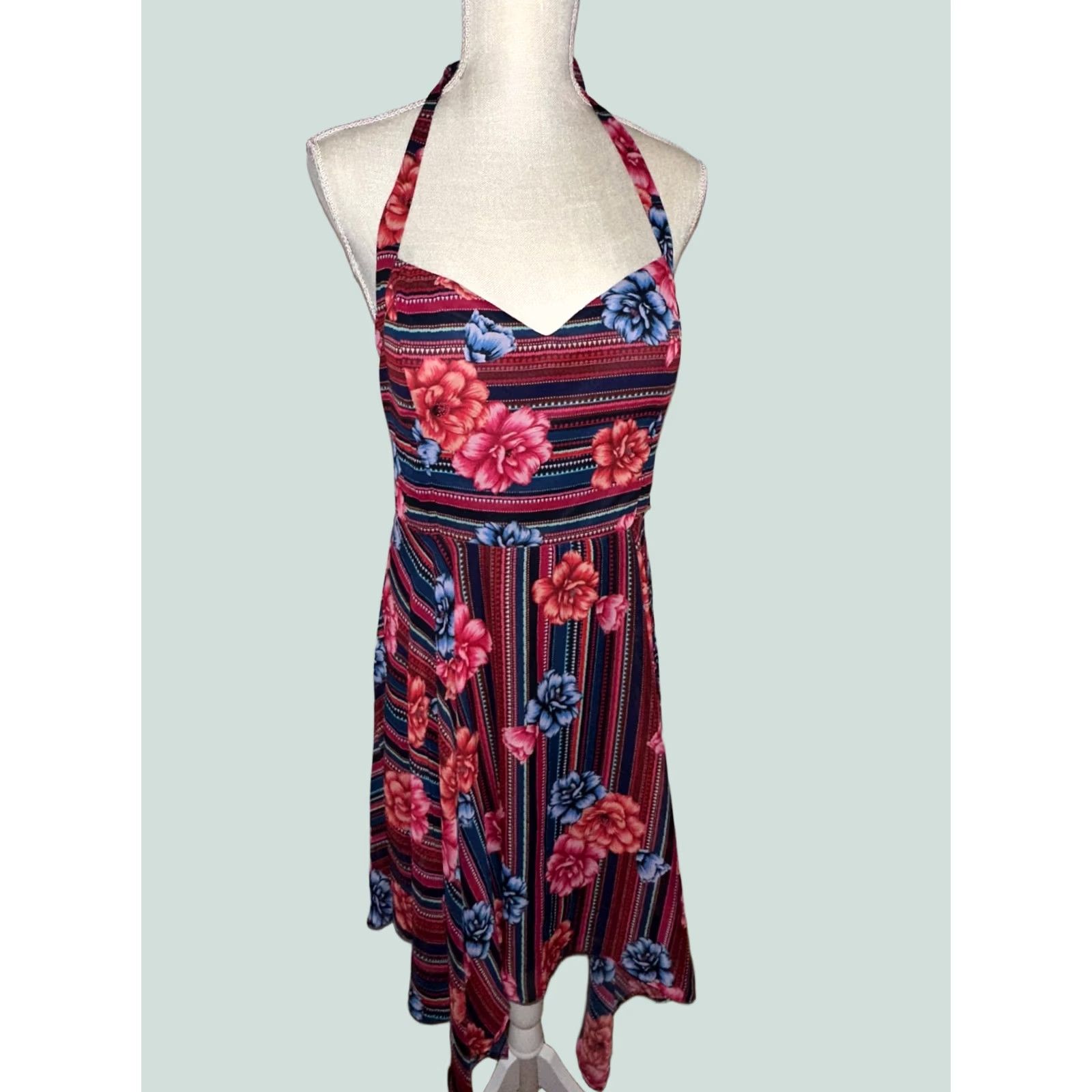 guess skater dress Guess Womans Size 0 Skater Fit and Flair Dress Black Side Zip Back detail