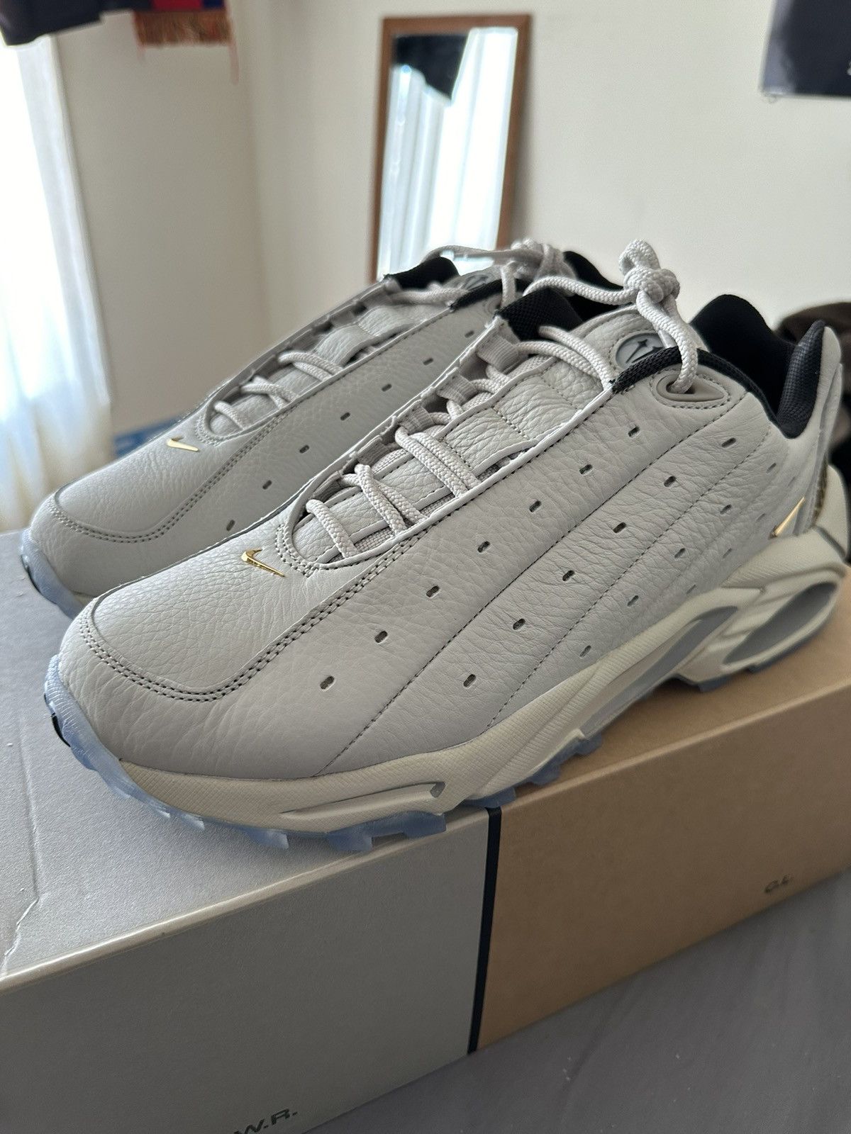 Drake × Nike Nike Hot Step Air Terra Drake NOCTA Champagne Light Bone Size US 10.5 / EU 43-44 - 3 Thumbnail