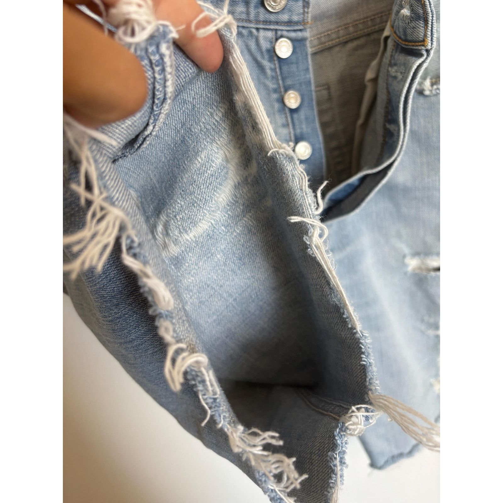 Levi's Levi's 501 Shorts 32x34 Light Wash Distressed Back Print Size US 32 / EU 48 - 10 Thumbnail