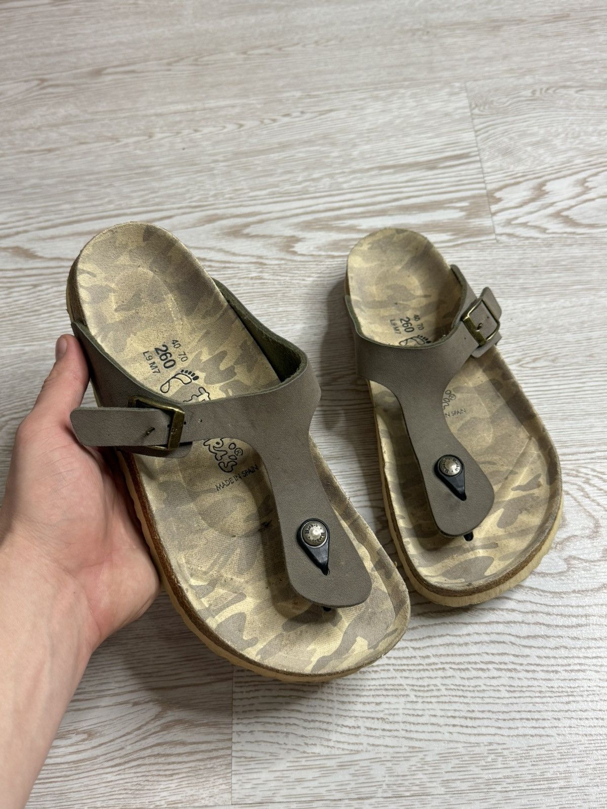Birkenstock Birkenstock Gizeh sandals size 40 Size US 7 / EU 40 - 1 Thumbnail