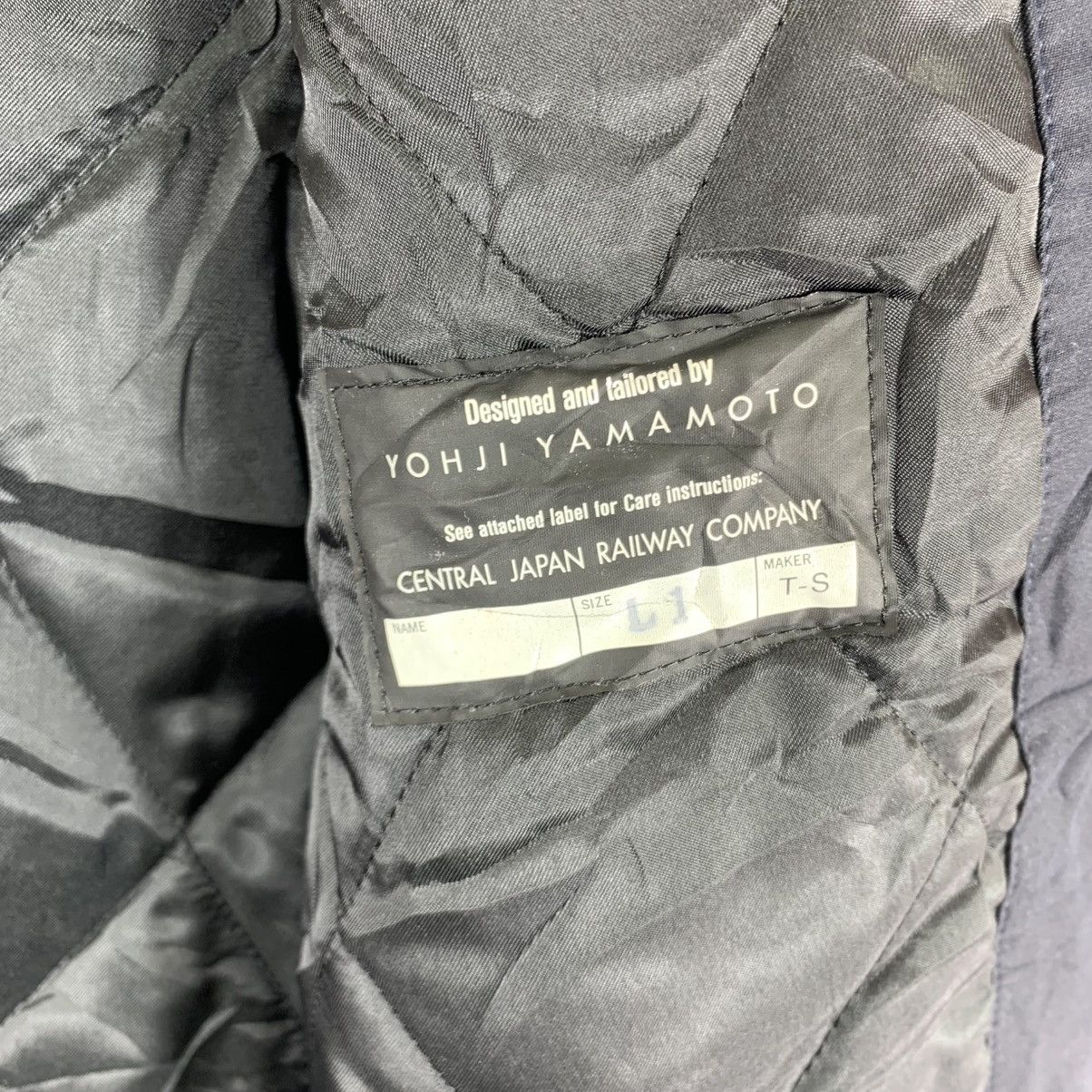 Yohji Yamamoto VINTAGE YOHJI YAMAMOTO RAILWAY COMPANY DOUBLE BREAST COAT Size US L / EU 52-54 / 3 - 9 Thumbnail