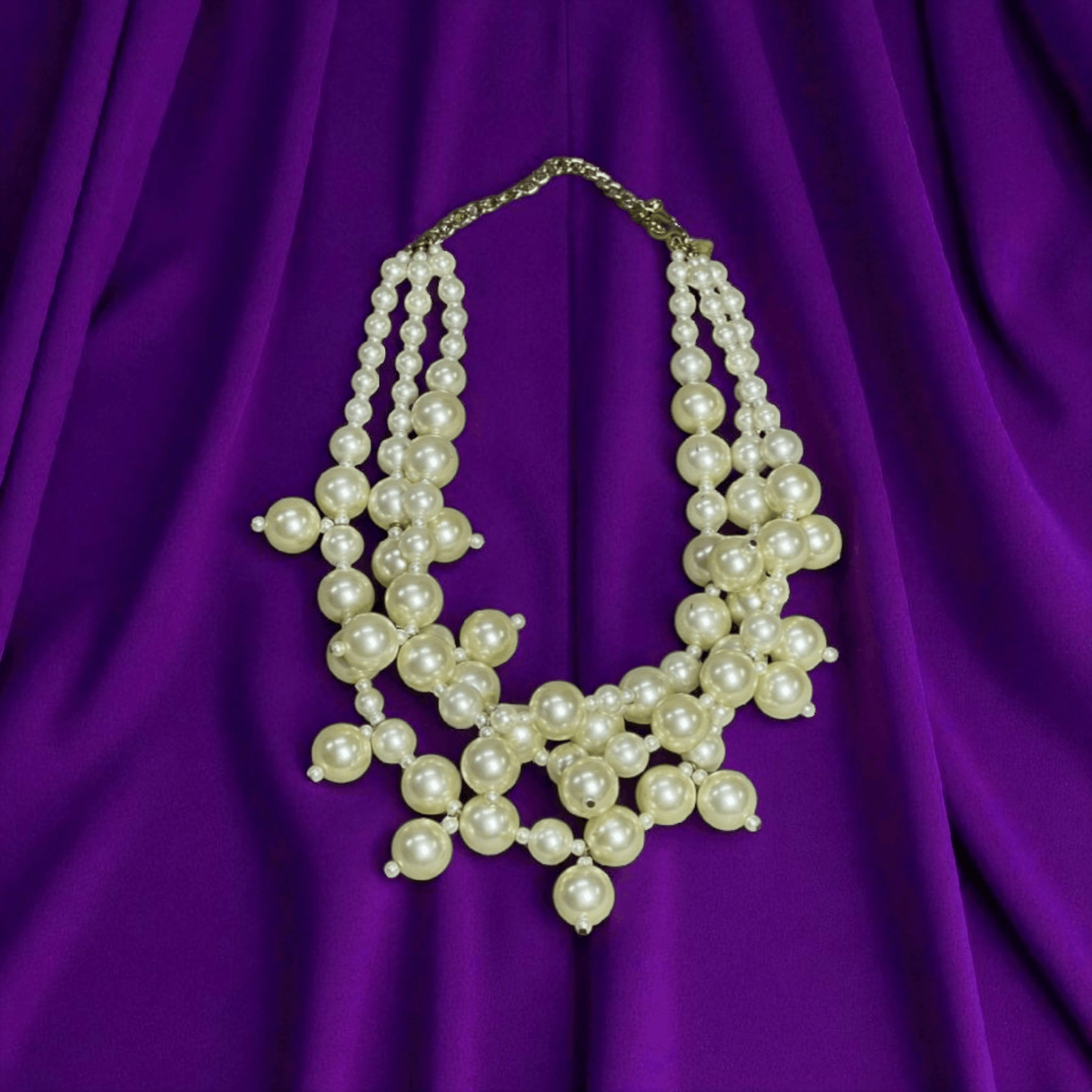 Kenneth Jay Lane Vintage Pearl Cluster Necklace Size ONE SIZE - 1 Thumbnail
