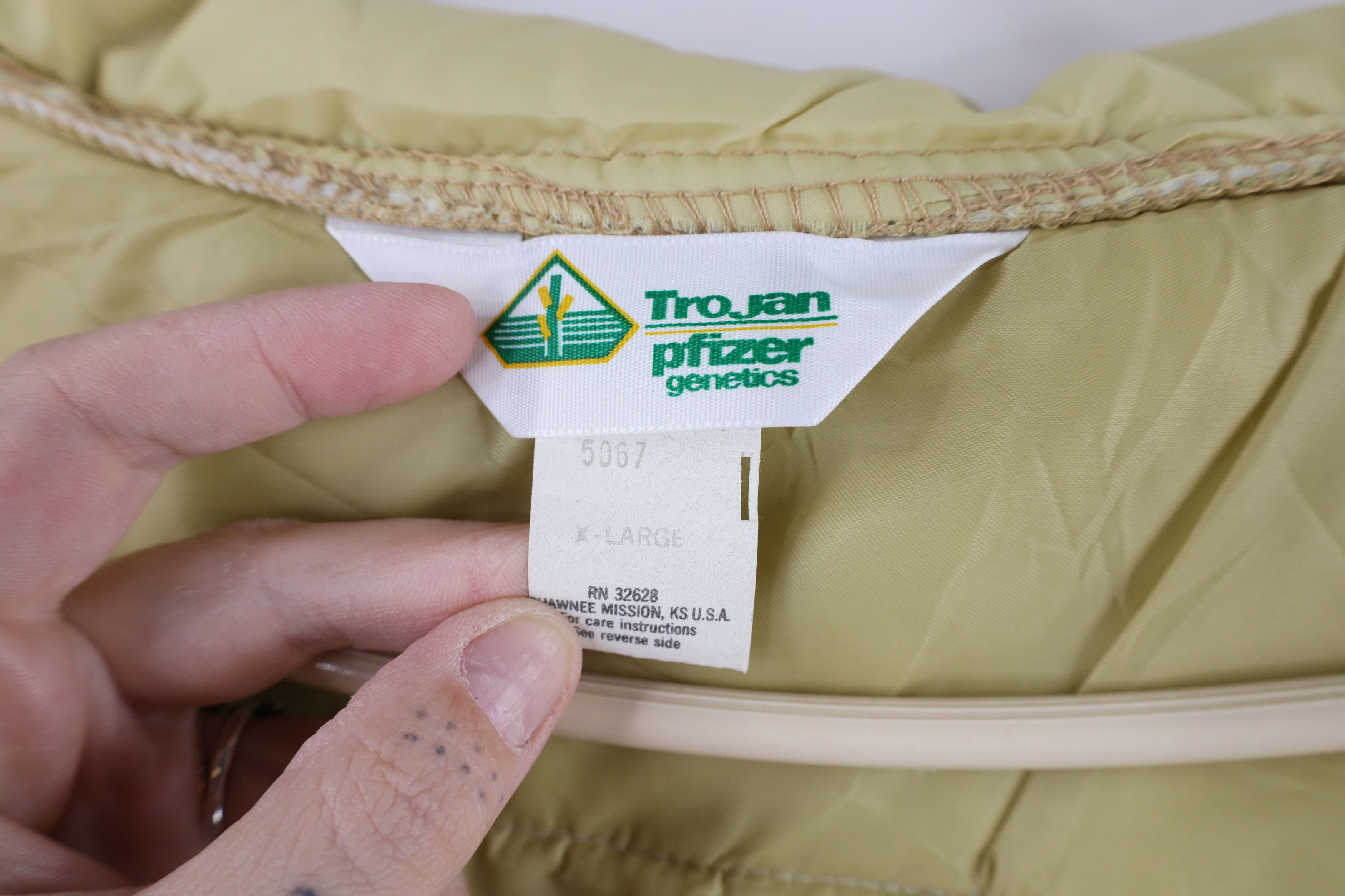 Vintage Vintage 70s Pfizer Genetics Button Puffer Vest Jacket USA Size US XL / EU 56 / 4 - 8 Thumbnail