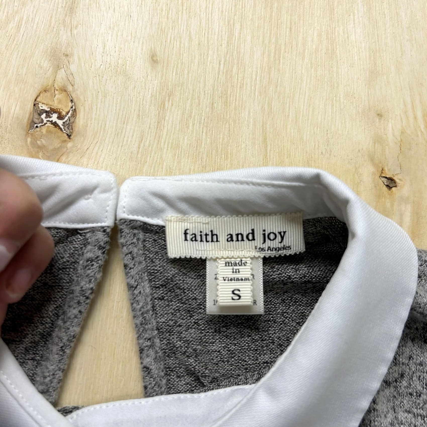 Vintage Faith And Joy Blouse Womens Small Gray Beaded Collar Layered Hem 3/4 Sleeve Top Size S / US 4 / IT 40 - 5 Thumbnail