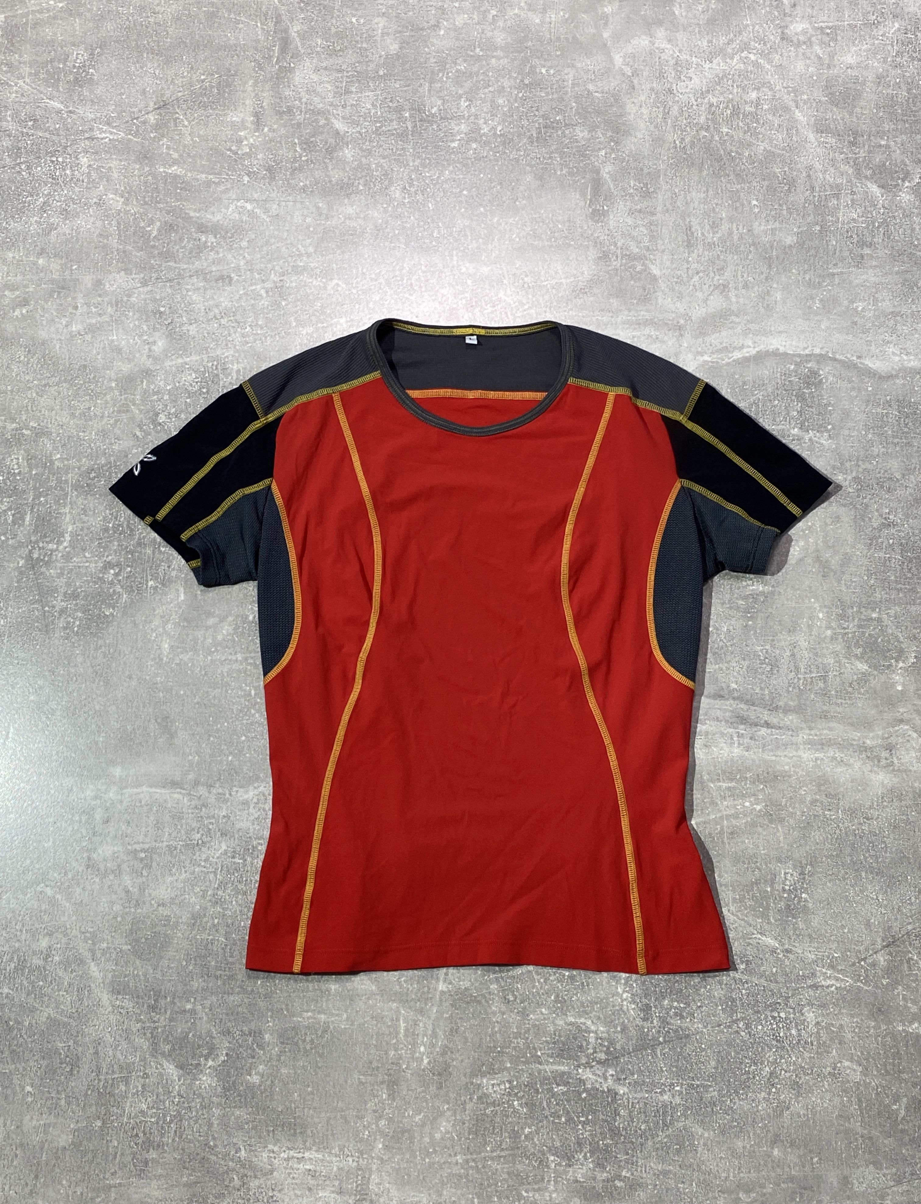 Vintage Vintage Y2K Mountura Thermal cycling sports T-shirt Tank Top Size L / US 10 / IT 46 - 1 Thumbnail