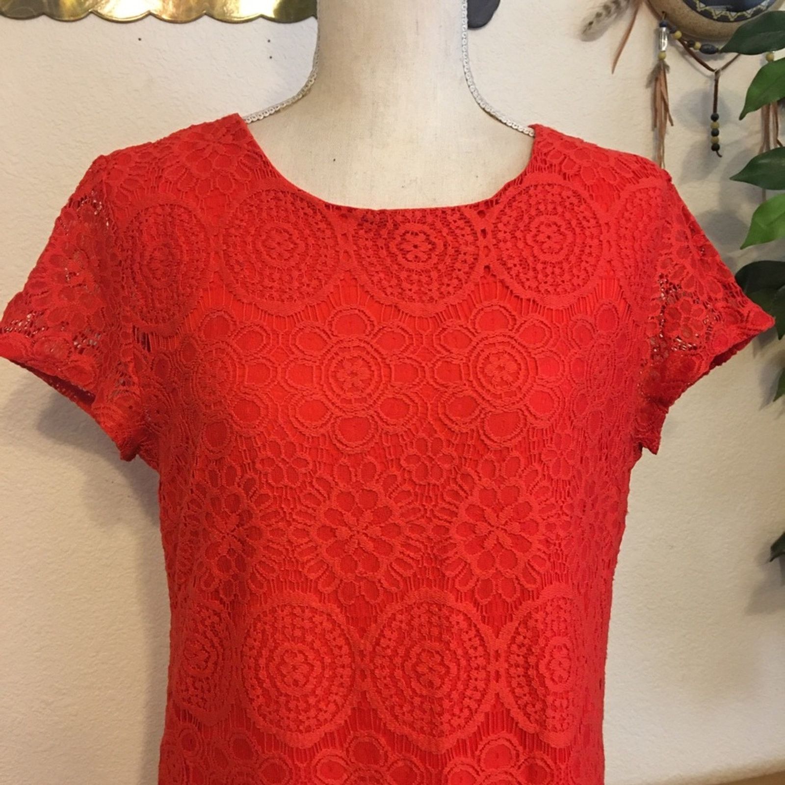 Laundry by Shelli Segal Laundry by Shelli Segal fiery red lace mini dress Size L / US 10 / IT 46 - 4 Thumbnail