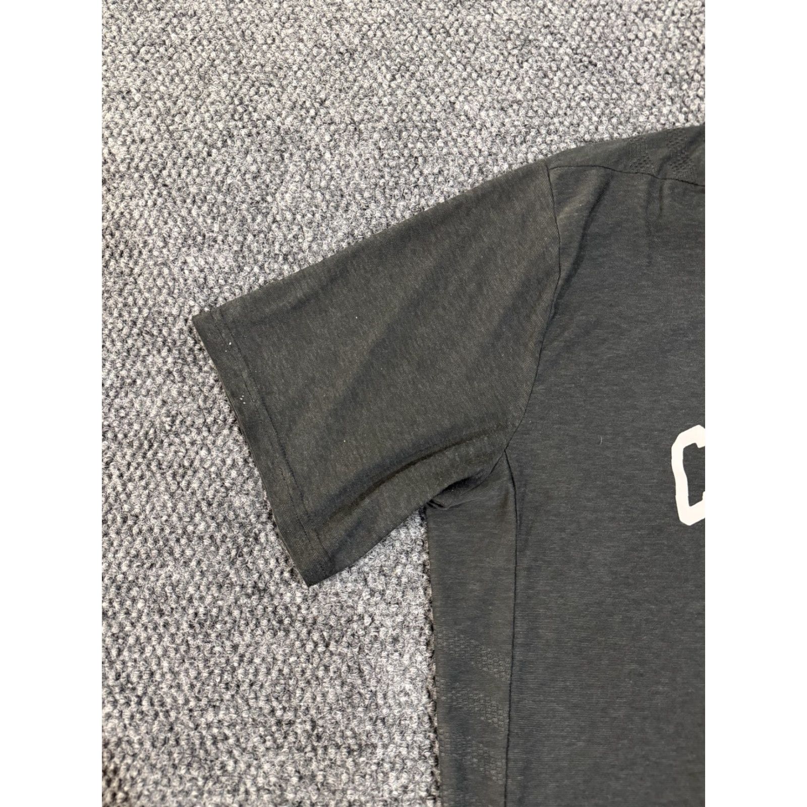 Nike Nike Shirt Mens XL Gray Cambridge Football Graphic Paw Print Nike Swoosh Tee Size US XL / EU 56 / 4 - 4 Thumbnail