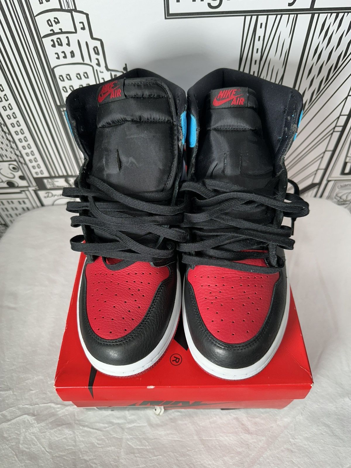 Nike Air Jordan 1 Retro High Nc To Chi 2020 Size 11.5 Size US 11.5 / EU 44-45 - 4 Thumbnail