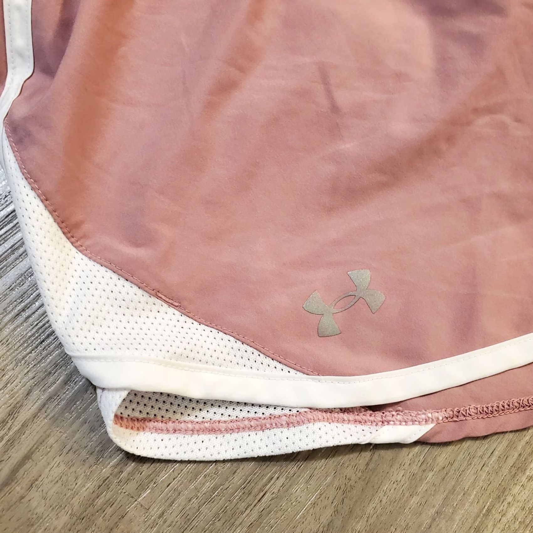Under Armour Under Armour Womens Sport Shorts Pink Mauve Athletic Running Sz Medium Polyester Leggings Size 32" / US 10 / IT 46 - 3 Thumbnail