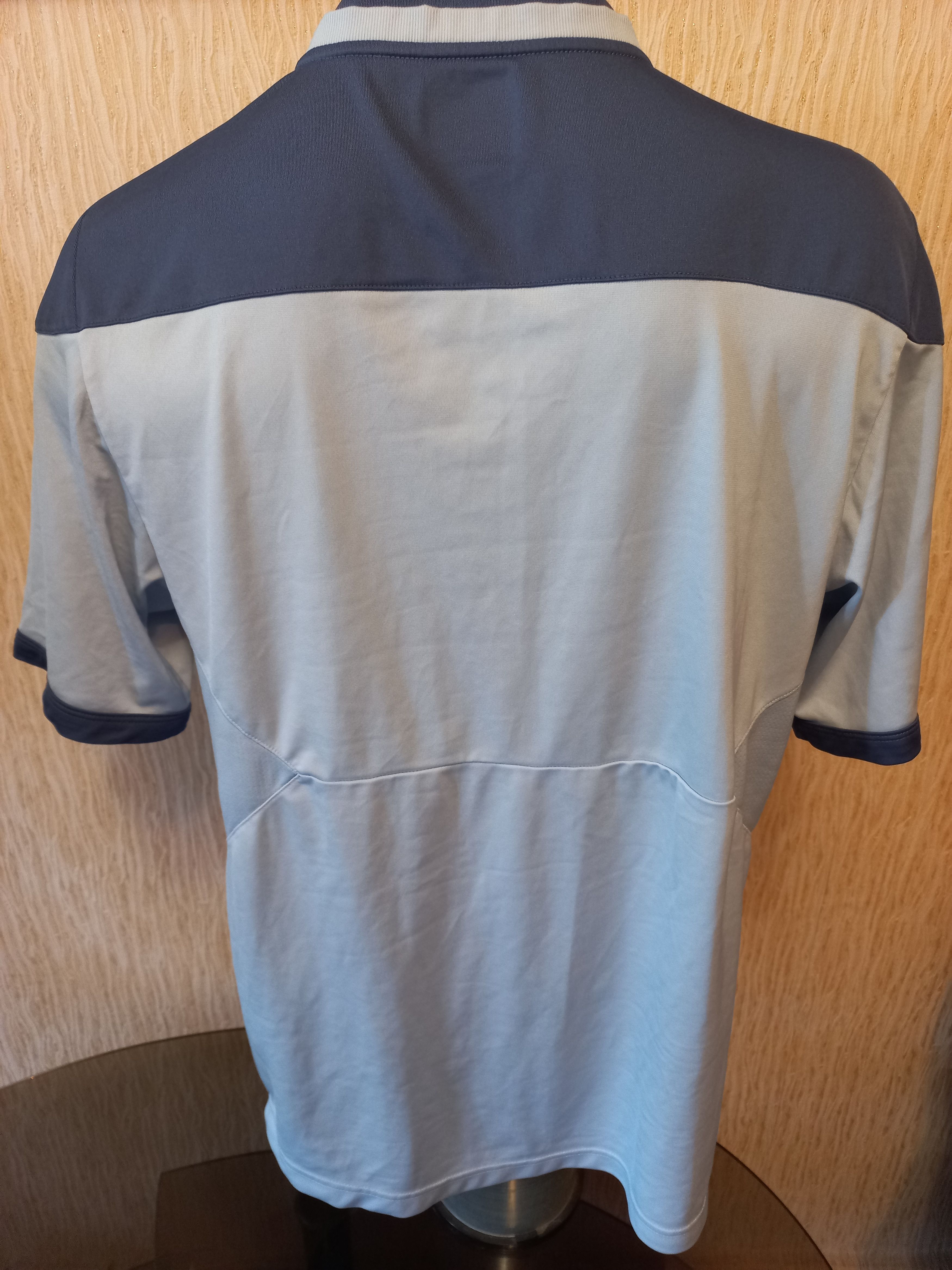 Umbro Umbro England 2010/2011 training shirt (Size L/XL) Size US XL / EU 56 / 4 - 3 Thumbnail