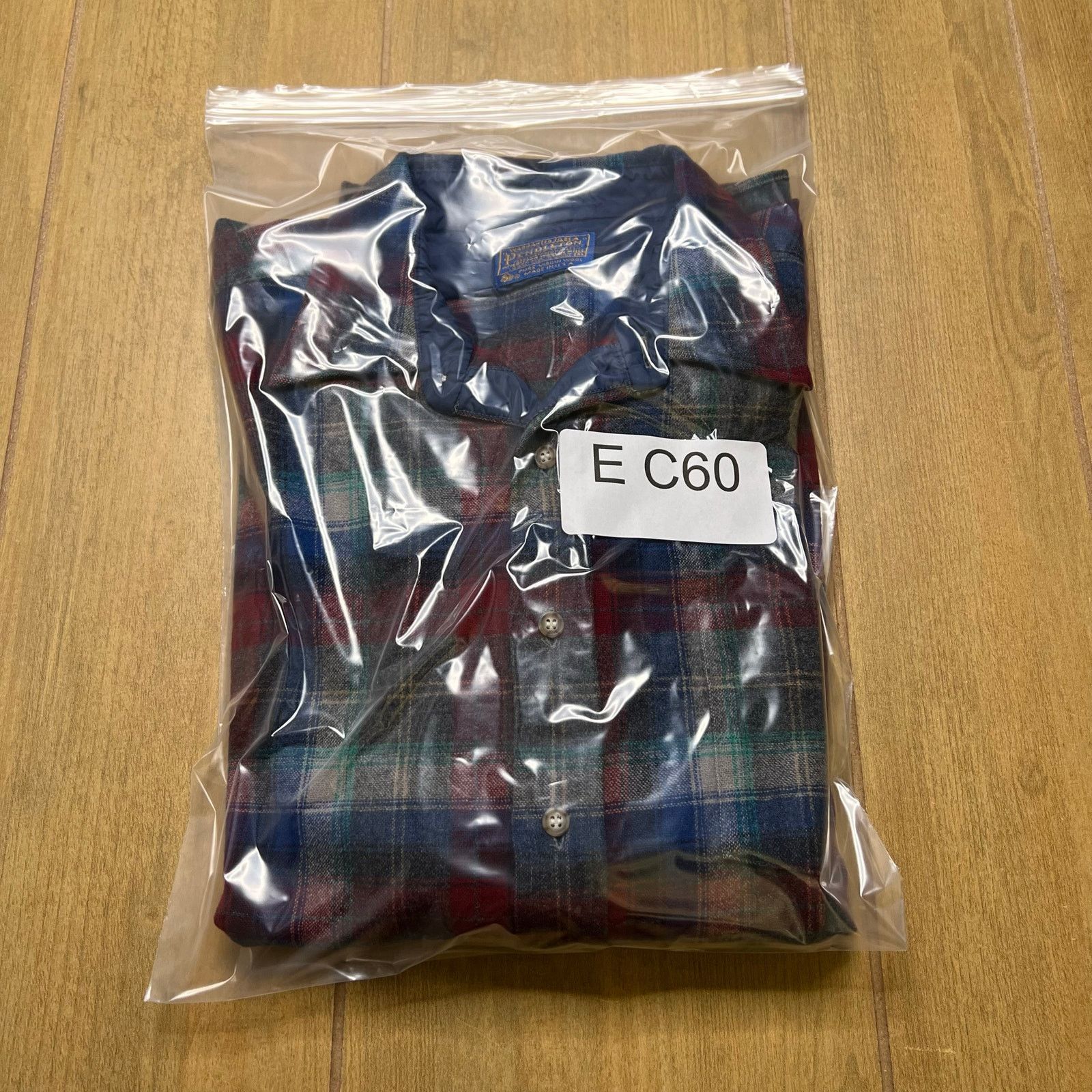 Pendleton Vintage Pendleton Wool Flannel Shirt USA Plaid XL Distress Size US XL / EU 56 / 4 - 14 Thumbnail