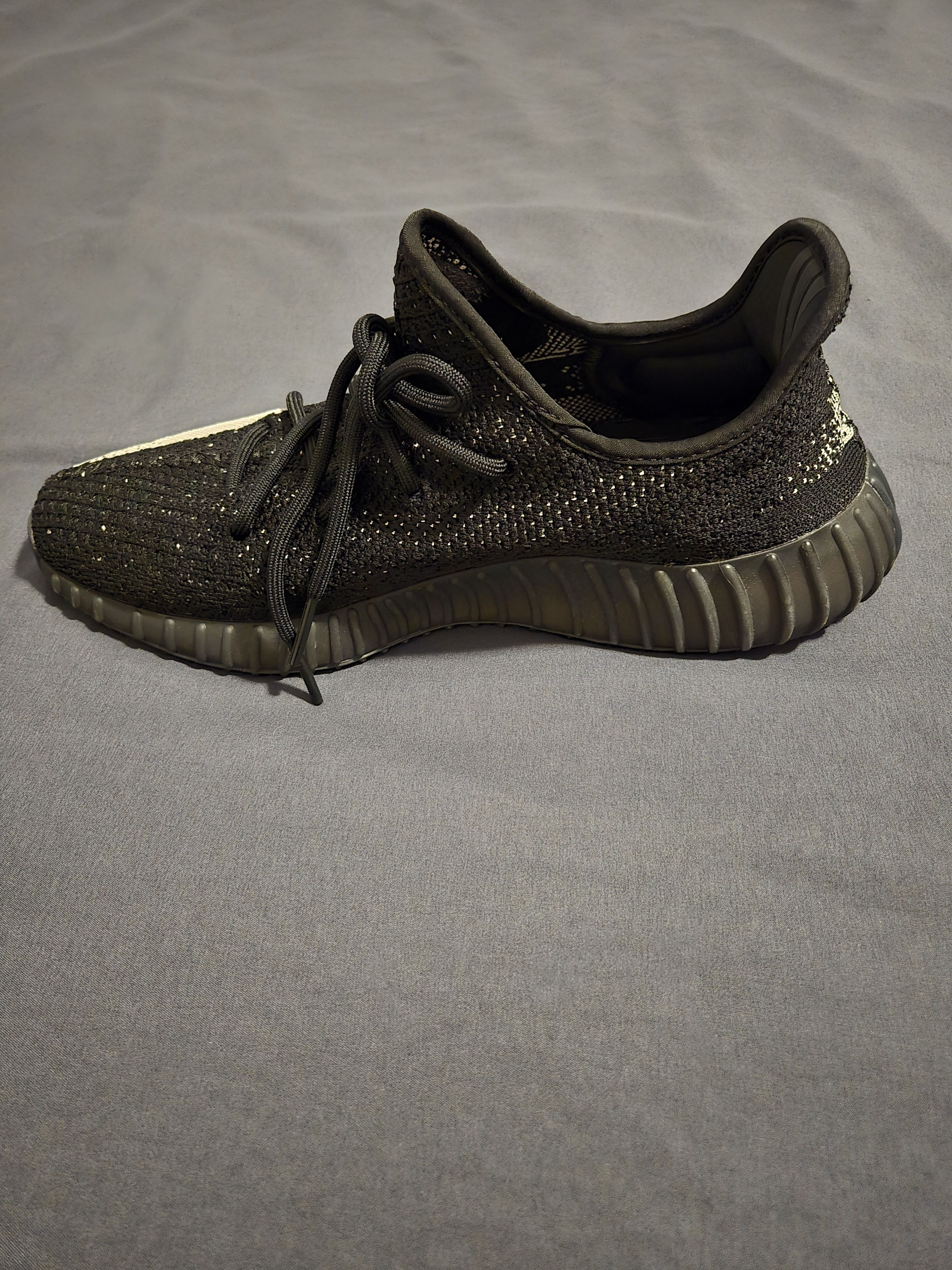 Adidas Yeezy Boost 350 v2 Black/White Size US 10.5 / EU 43-44 - 8 Thumbnail