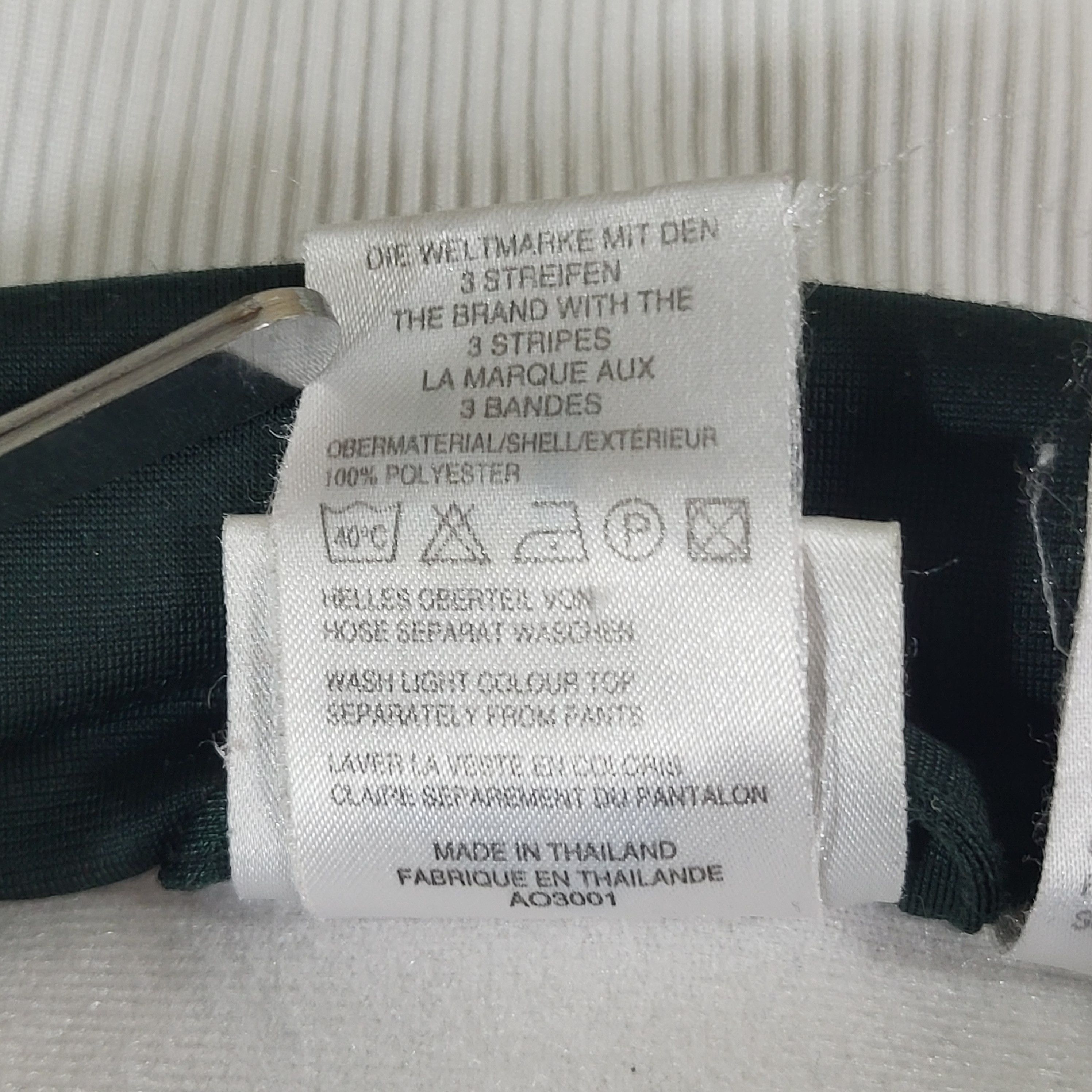 Adidas Adidas Y2K zip jacket size M but fit L Size US M / EU 48-50 / 2 - 9 Thumbnail