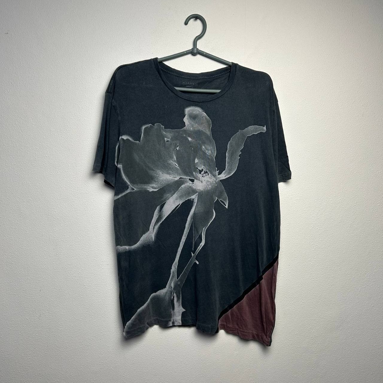 Allsaints Designer Allsaints Big graphic logo streetwear grey y2k tee Size US M / EU 48-50 / 2 - 1 Thumbnail