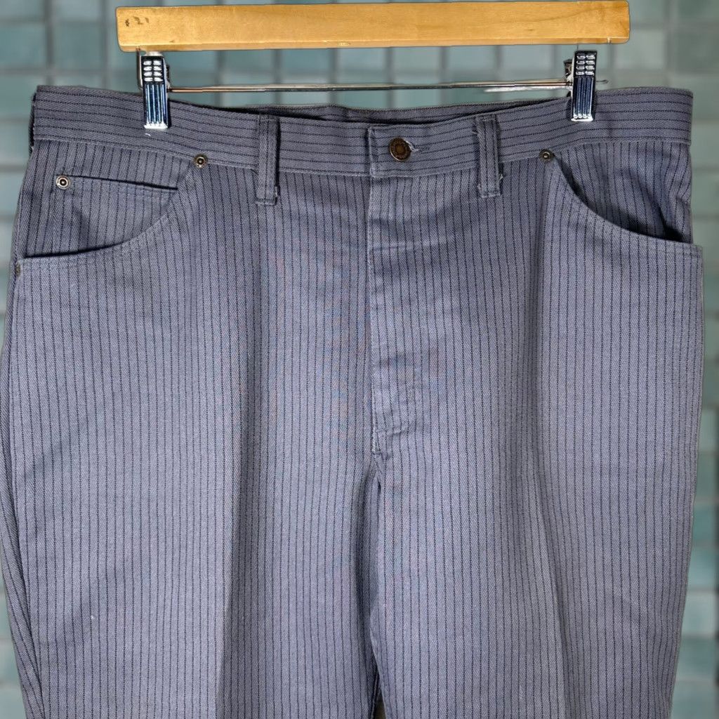 Wrangler VINTAGE Wrangler Mens Grey Pinstripe Western Straight Leg Pants 38x30 USA Size US 37 - 1 Thumbnail