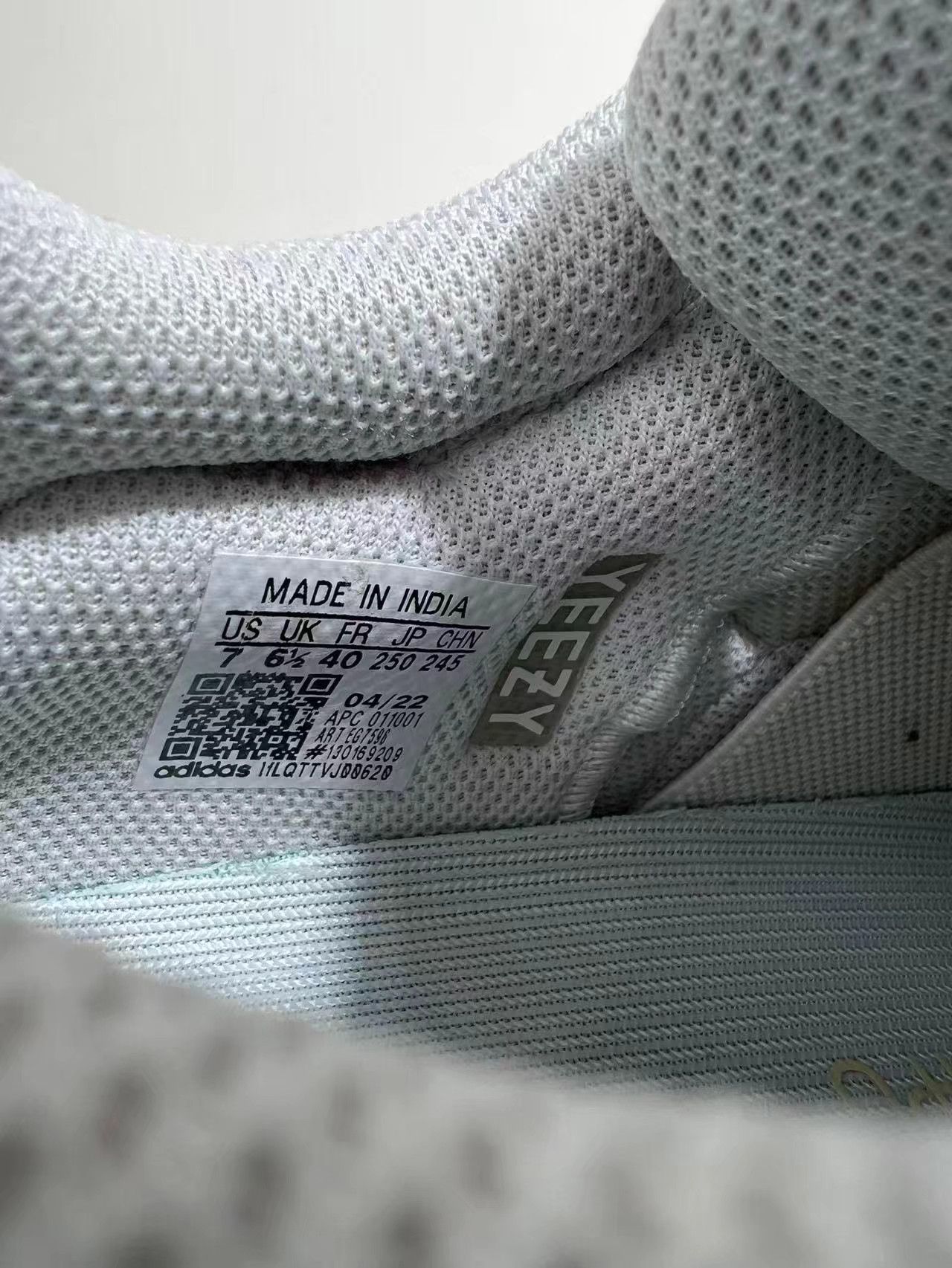 Adidas ADIDAS YEEZY 700 Grey White Casual Sneakers Size US 7 / EU 40 - 7 Thumbnail