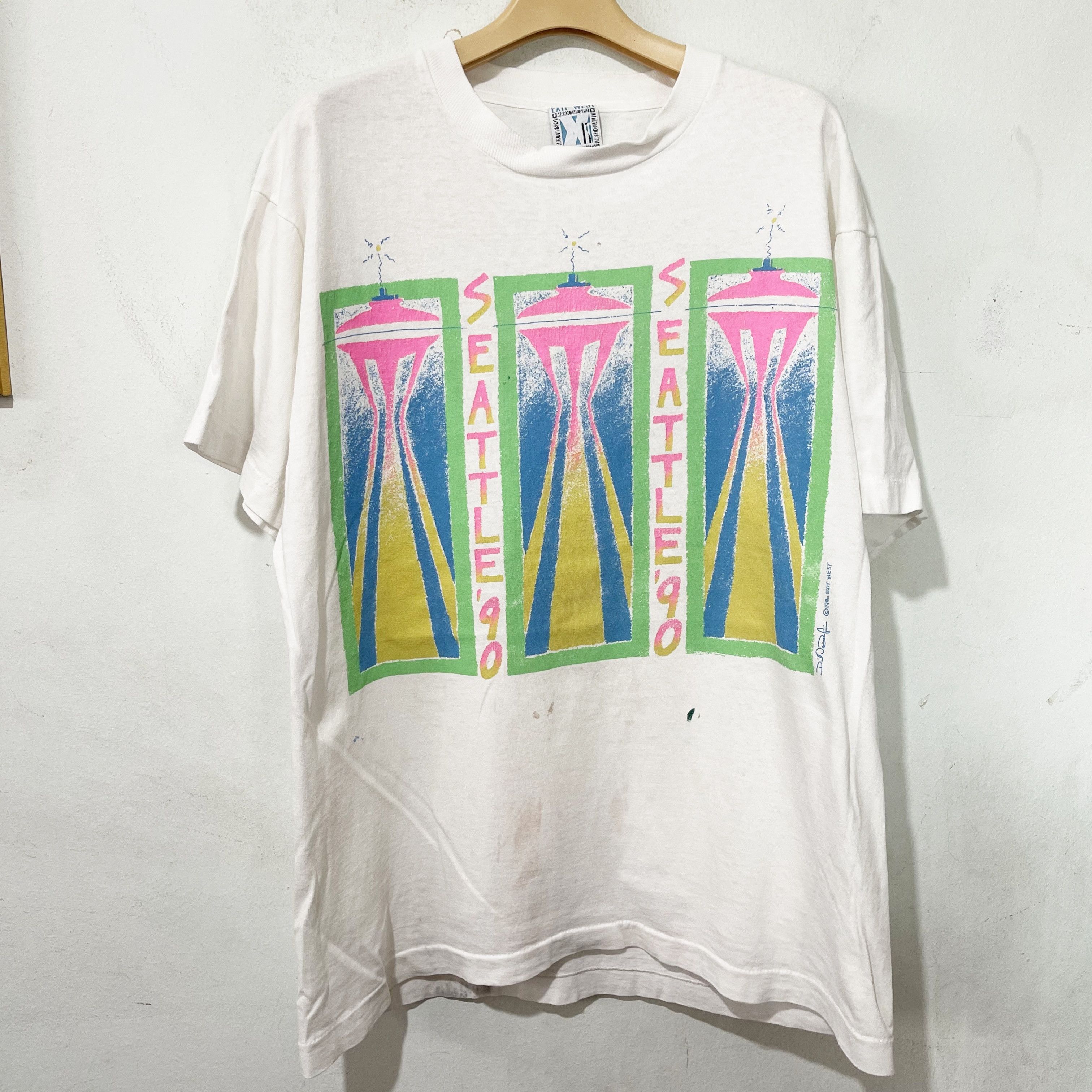 Vintage Vintage 90s Seattle Space Needle T-Shirt Size US L / EU 52-54 / 3 - 1 Thumbnail