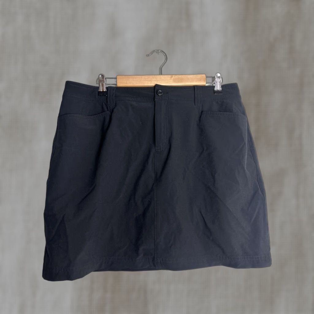 Eddie Bauer Womens Eddie Bauer Skirt Casual Skort 12 Black Polyester/Spandex Knee-Length 34X18 Pockets Stretch Logo Vintage No Mens Womens Size 34" / US 12 / IT 48 - 1 Thumbnail