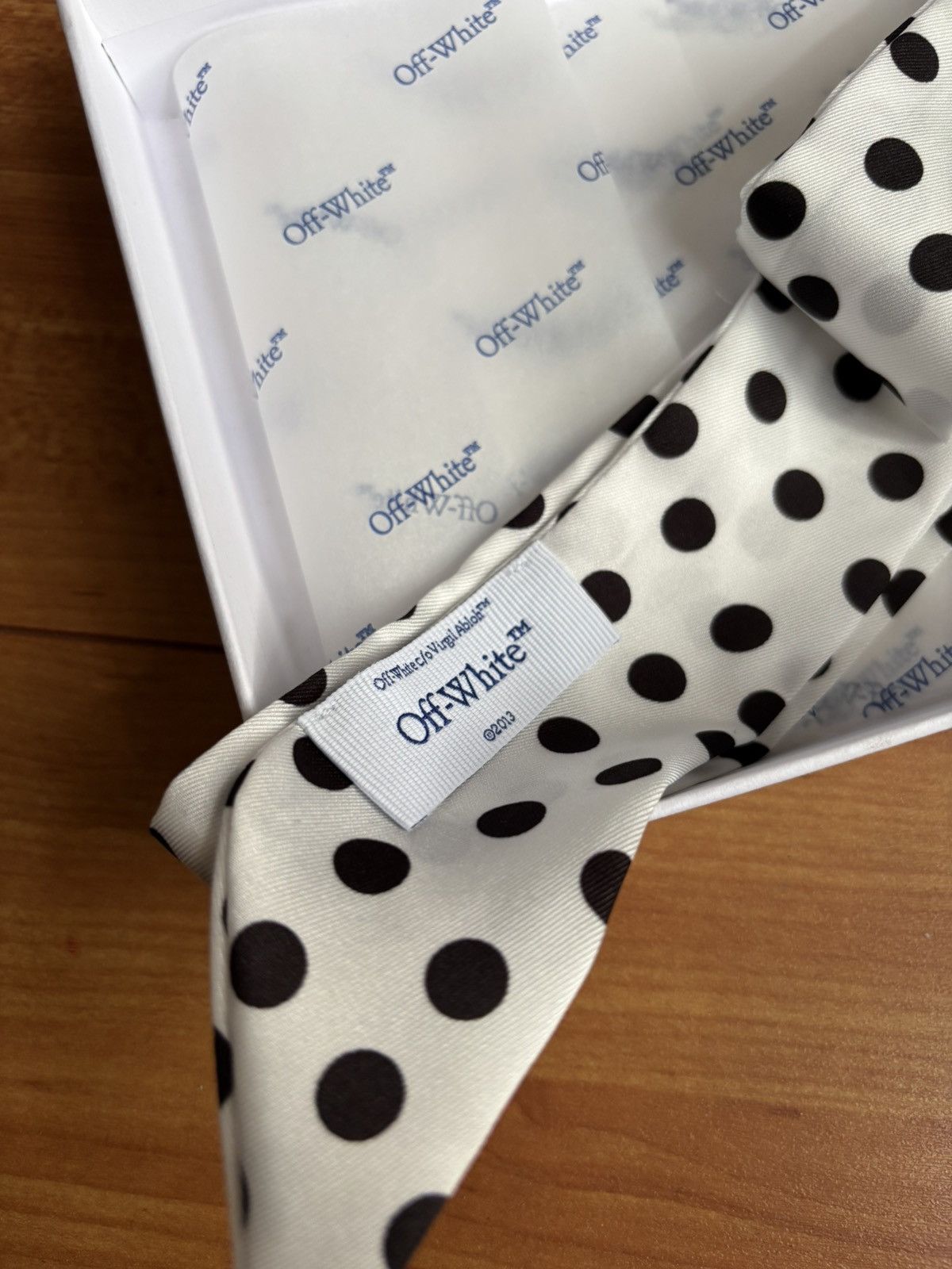 Off-White Off-White FW26 Polka Dot Logo Scarf White Black Size ONE SIZE - 2 Thumbnail