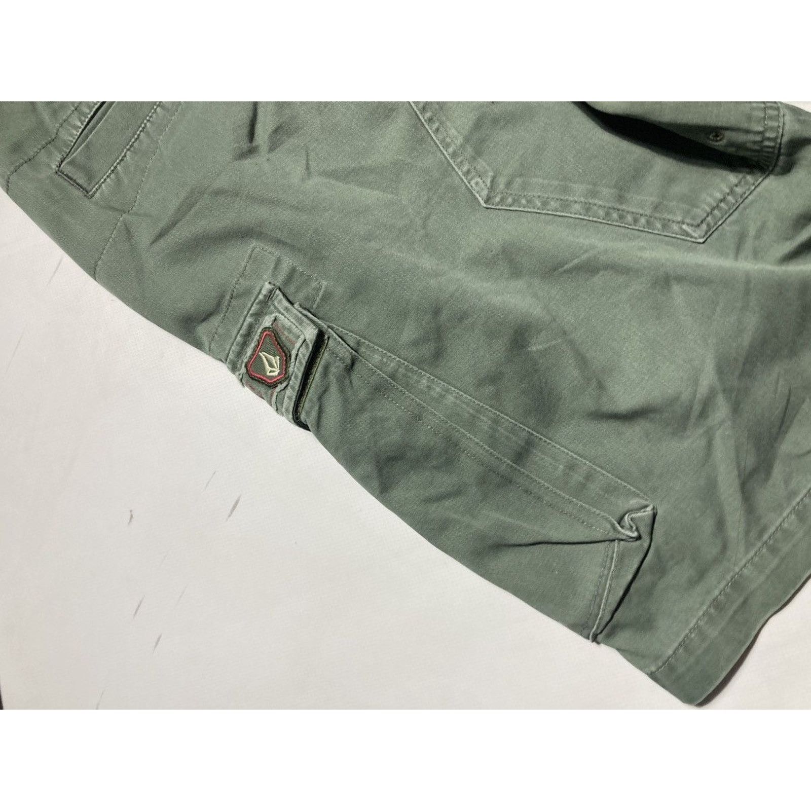 Volcom Vintage Volcom Olive shorts cargo y2k Size US 28 / EU 44 - 5 Thumbnail