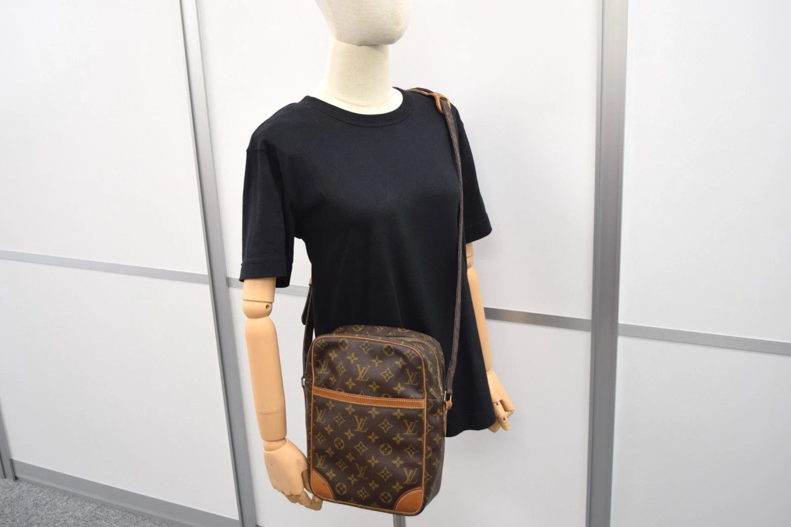 Louis Vuitton Louis Vuitton Danube GM Crossbody Bag Monogram Canvas M45262 Size ONE SIZE - 2 Thumbnail