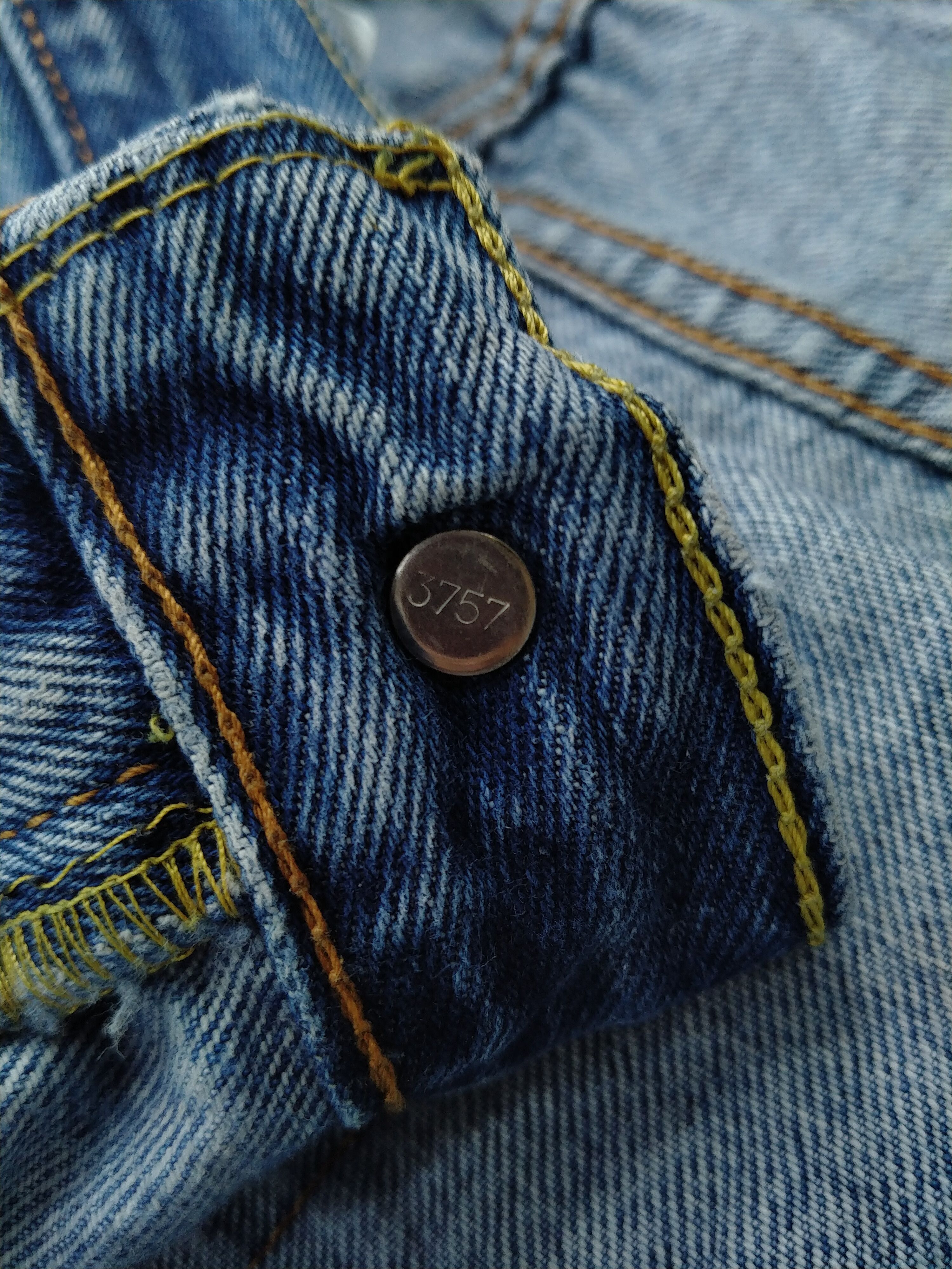 Levi's Vintage Levi's 560 Distressed Denim 38x30 -JN110 Size US 38 / EU 54 - 9 Thumbnail