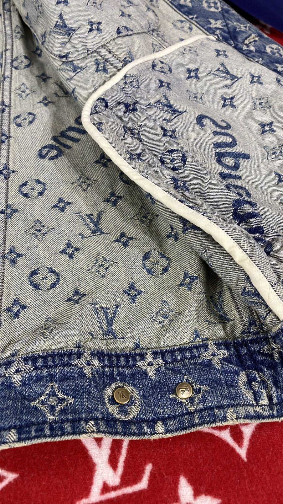Louis Vuitton × Supreme Louis Vuitton X Supreme 54 Denim Jacket Blue Monogram Size US L / EU 52-54 / 3 - 10 Thumbnail