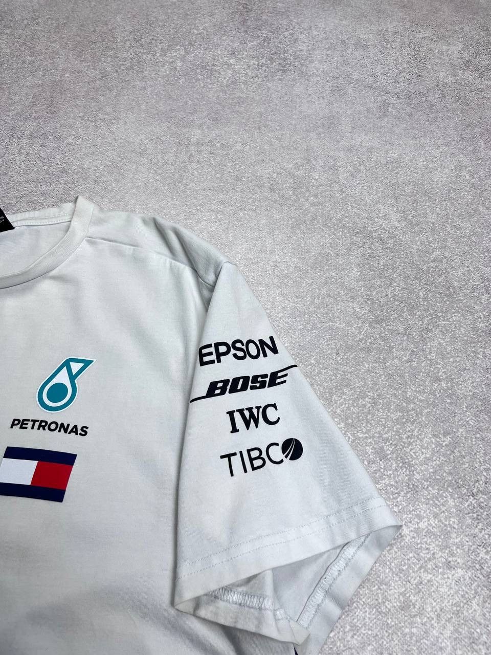 Vintage Vintage AMG Petronas F-1 Racing Nascar T-shirt Y2K XL Size US XL / EU 56 / 4 - 9 Thumbnail