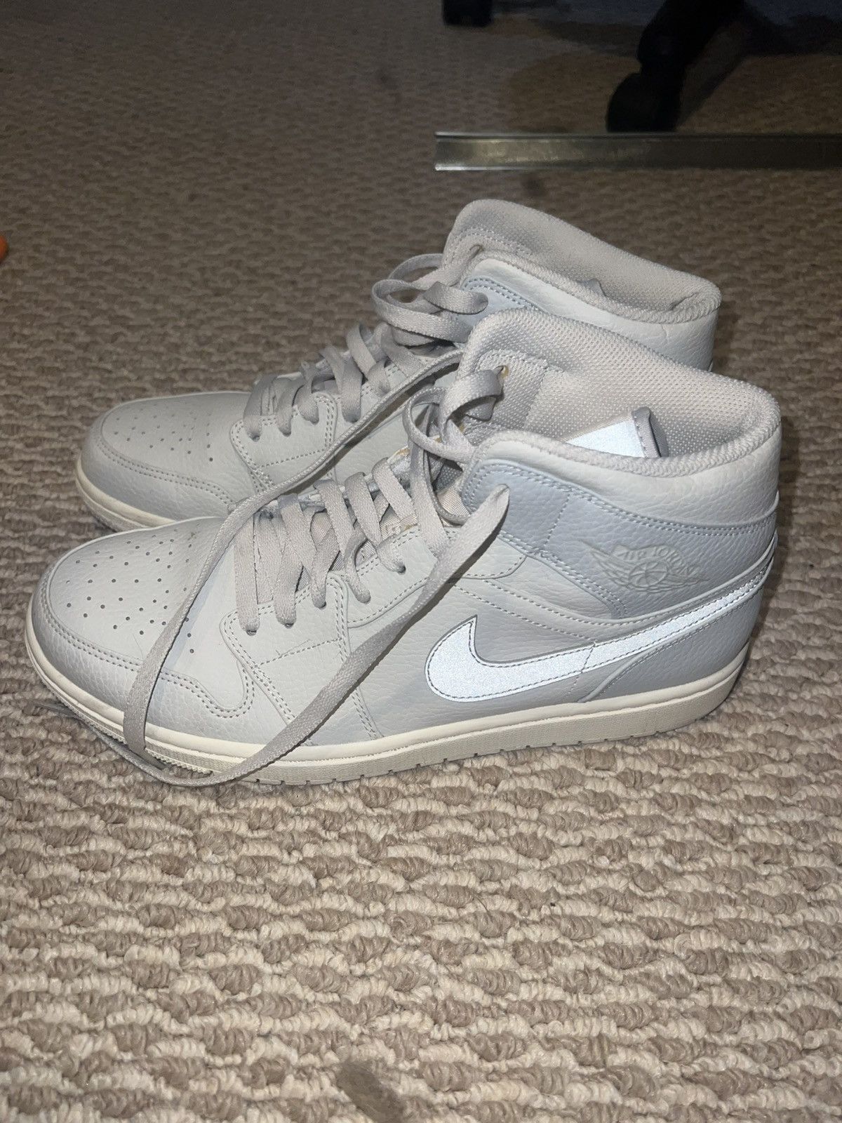 Nike Nike Air Jordan 1 Mid sneakers “Grey Fog” Size US 10.5 / EU 43-44 - 1 Thumbnail