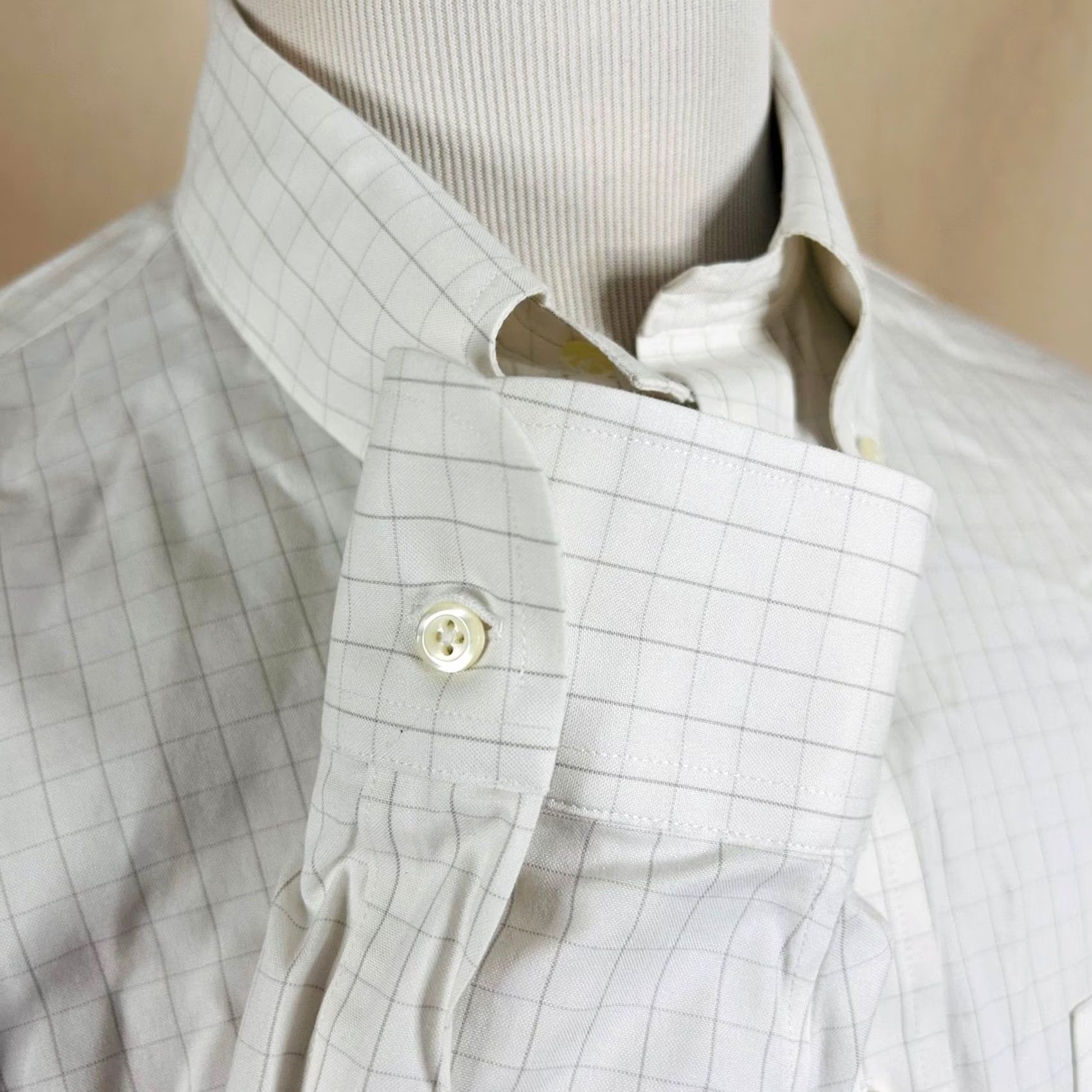 Brooks Brothers Brooks Brothers Madison Button Down Shirt White Windowpane Cotton Blend Mens 16.5 33 Size US XL / EU 56 / 4 - 4 Thumbnail