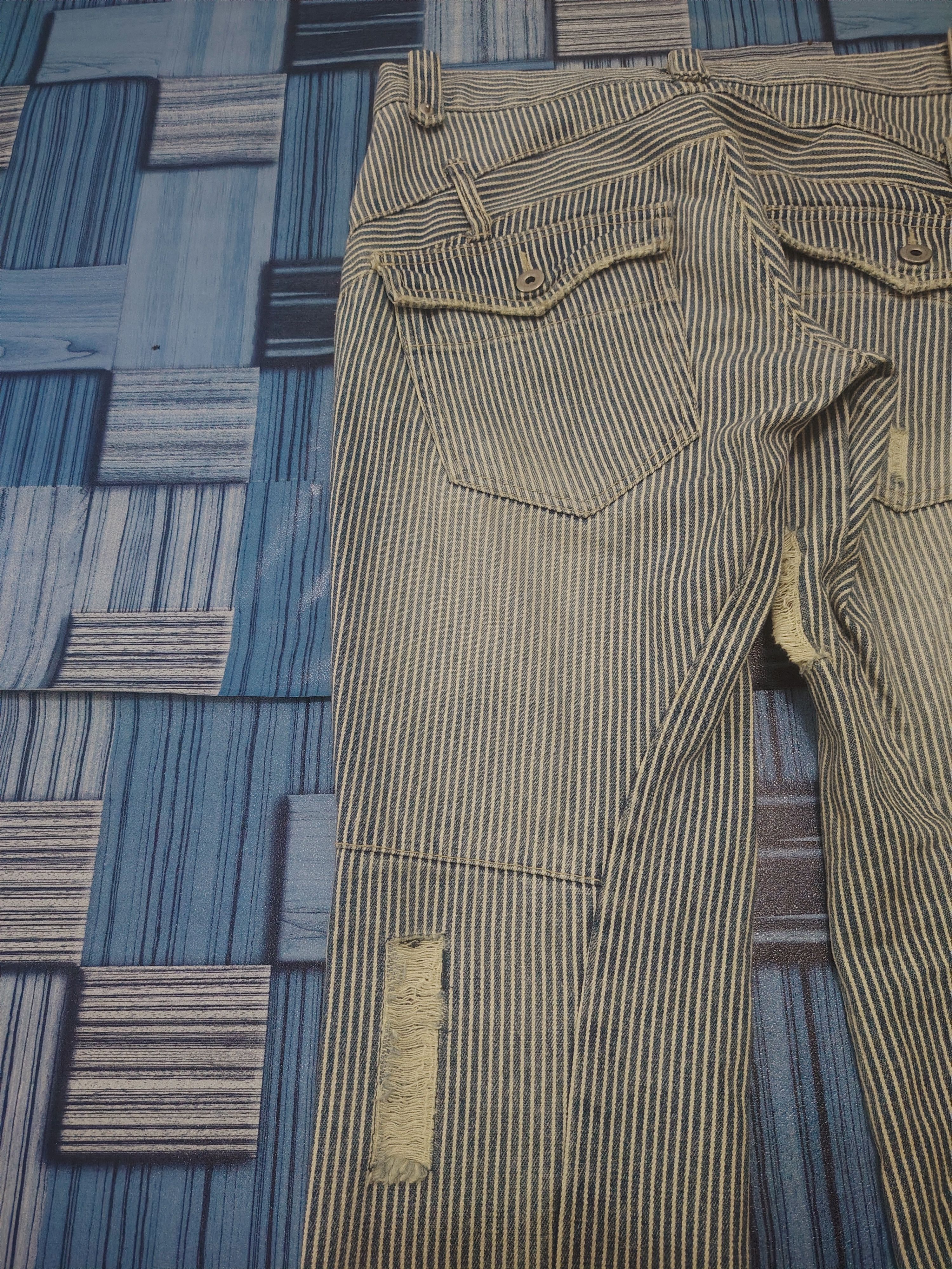 If Six Was Nine × Japanese Brand 💥Insane hickory stripe worker pants twist leg skinny design Size US 30 / EU 46 - 17 Thumbnail