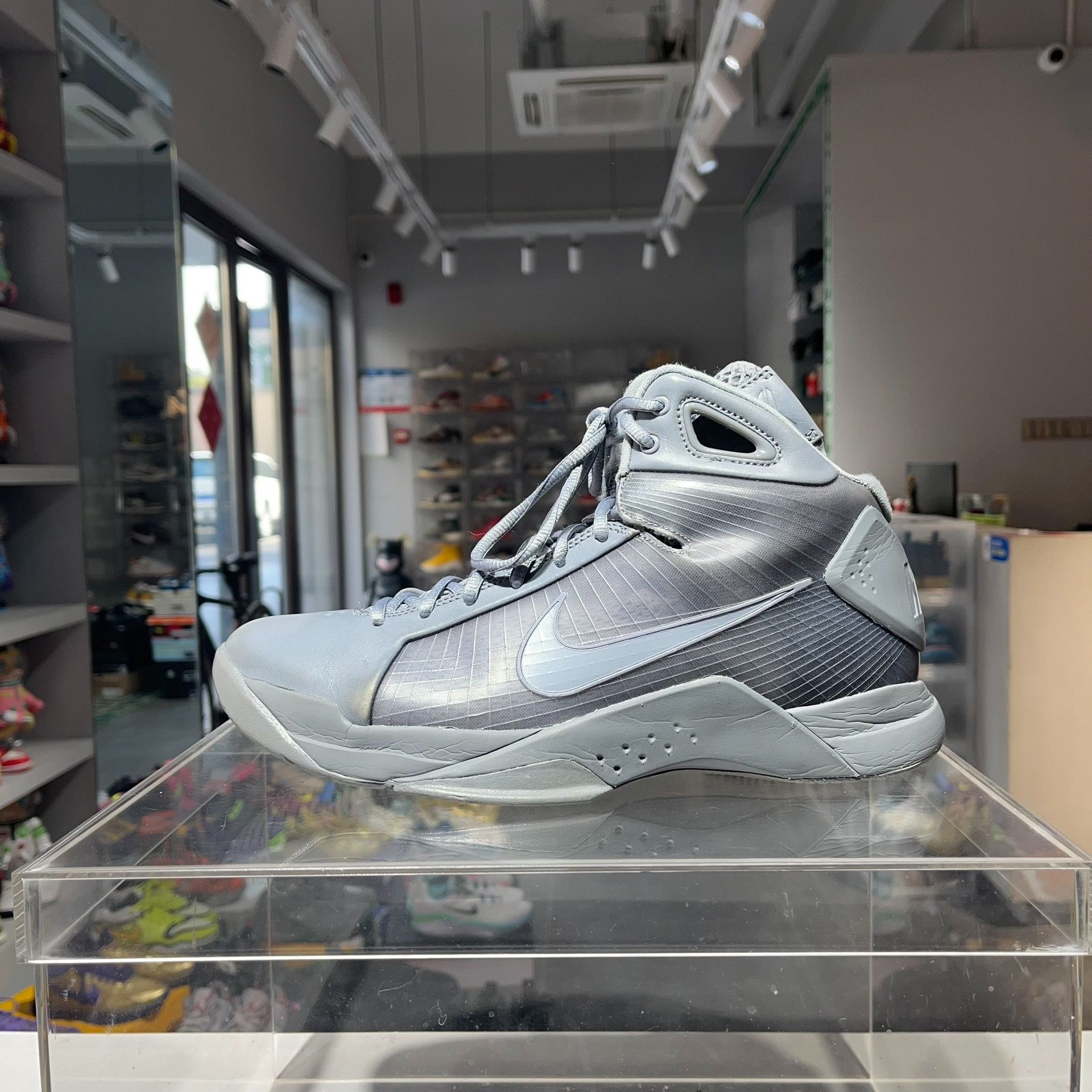 Thom Browne Thom Browne Lowtop Sneakers 11 Men Size US 11 / EU 44 - 1 Thumbnail