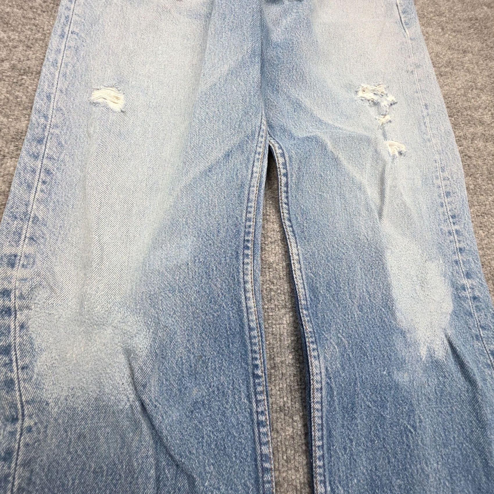 Levi's VINTAGE Levi's 501XX Jeans Mens FITS 31 x 27 Blue Light Wash Distressed 80s Size US 31 - 6 Thumbnail