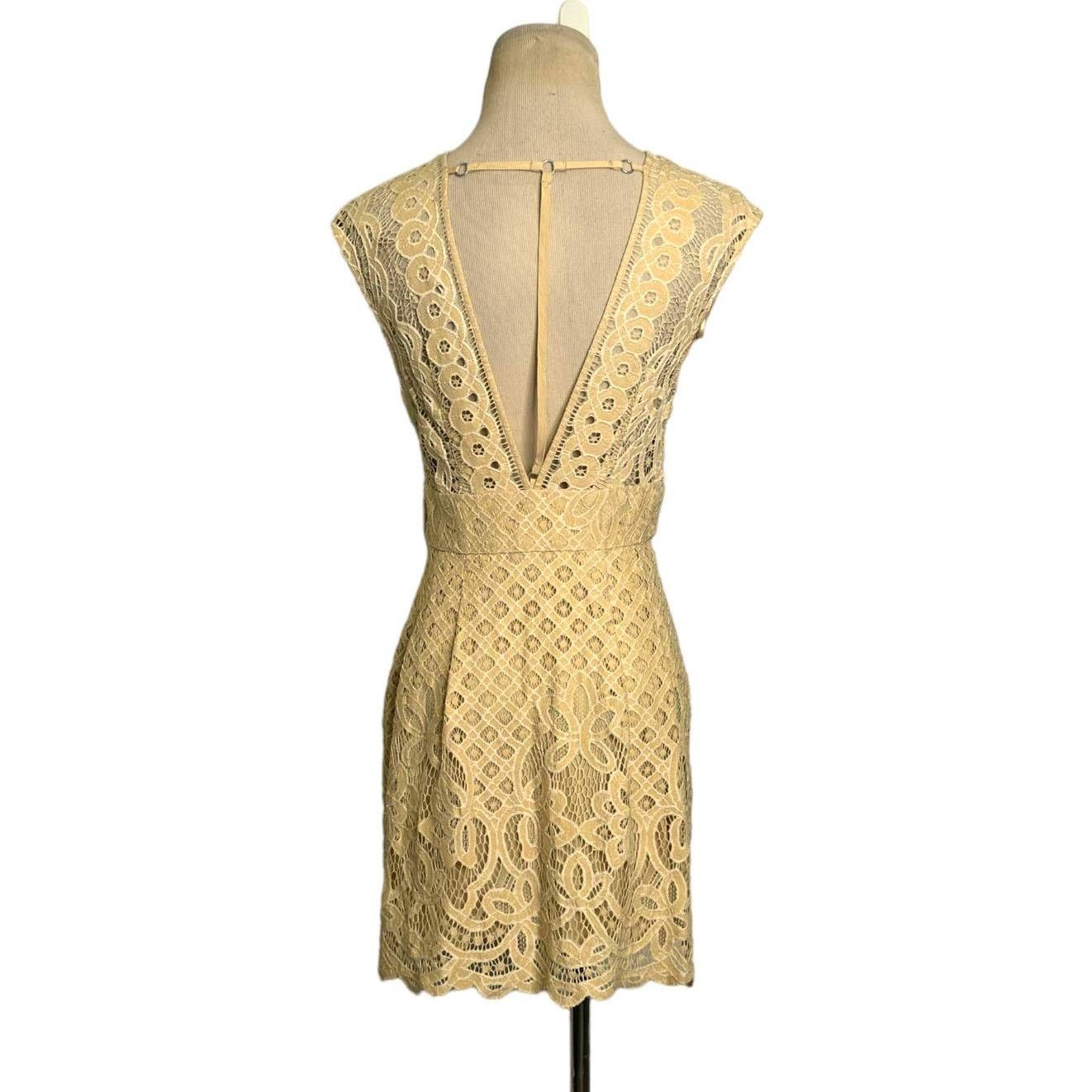 Free People Free People Beige Lace One Million lovers Mini Dress Size 0 Size XS / US 0-2 / IT 36-38 - 2 Thumbnail