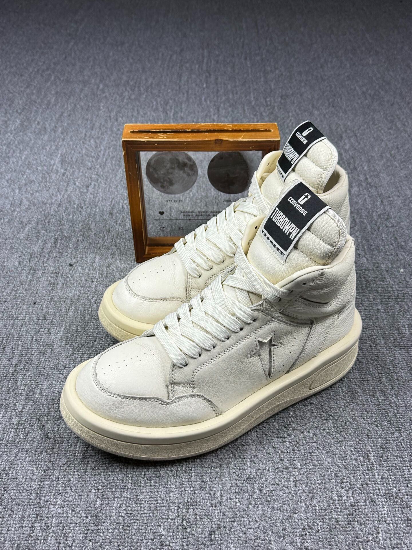 Rick Owens Rick Owens White Lowtop Sneakers 10 Men Size US 10 / EU 43 - 1 Thumbnail