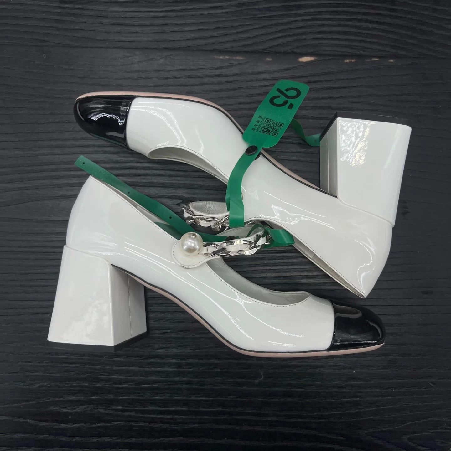 Miu Miu Miu Miu Black White Patent Leather Mary Janes Size US 7 / IT 37 - 3 Thumbnail