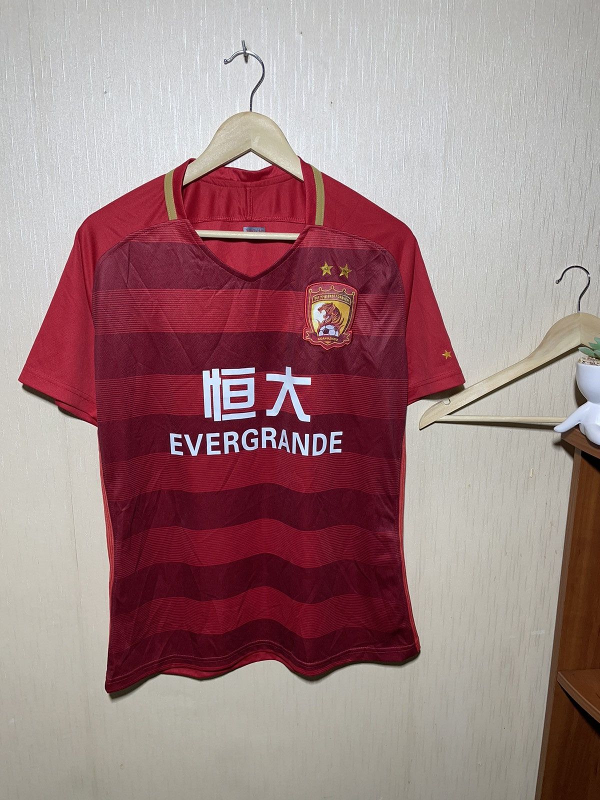 Vintage Guangzhou streetwear soccer t shirt Size US L / EU 52-54 / 3 - 1 Thumbnail