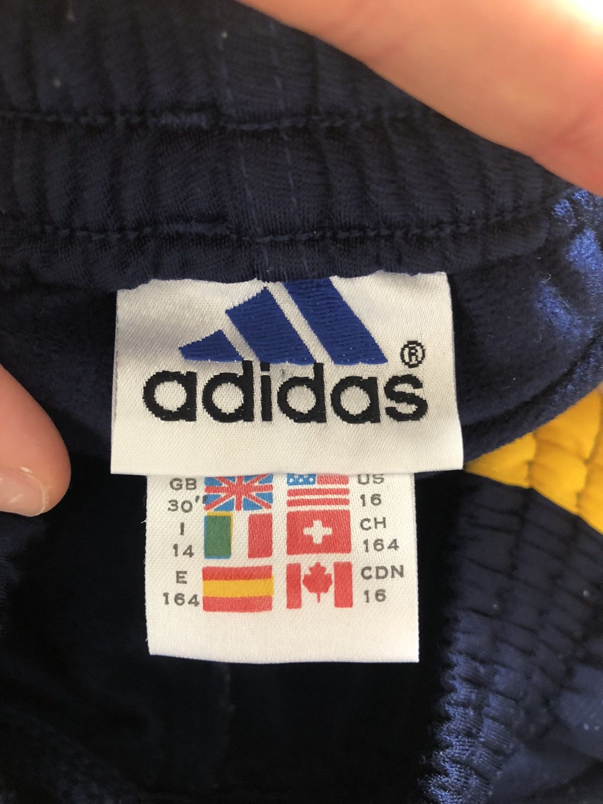 Adidas VINTAGE ADIDAS BASKETBALL BUTTON UP JOGERS SWEATPANTS Size US 29 - 6 Thumbnail