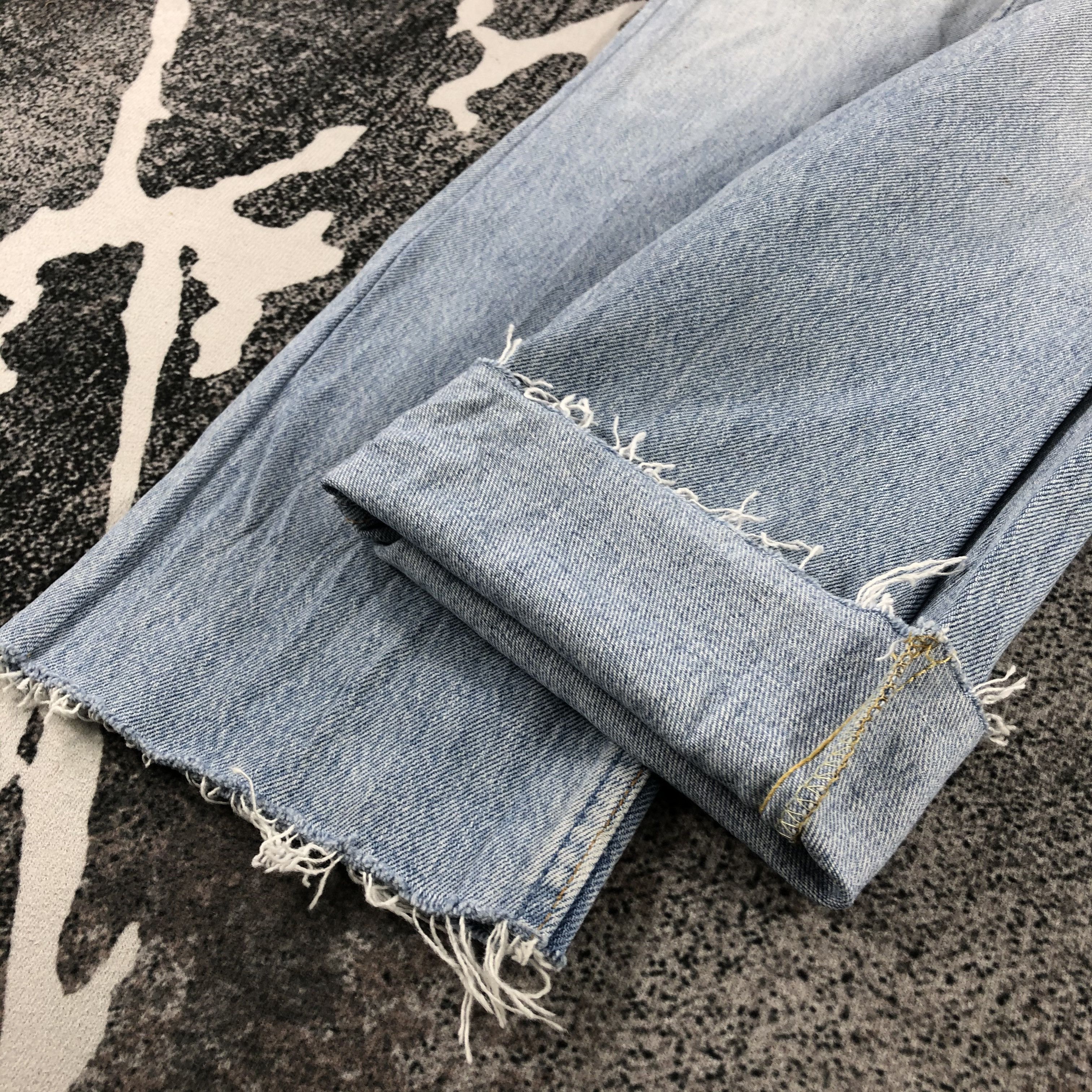 Levi's Vintage Levis 501 Jeans Medium Wash Denim KJ904 Size 26" / US 2 / IT 38 - 6 Thumbnail