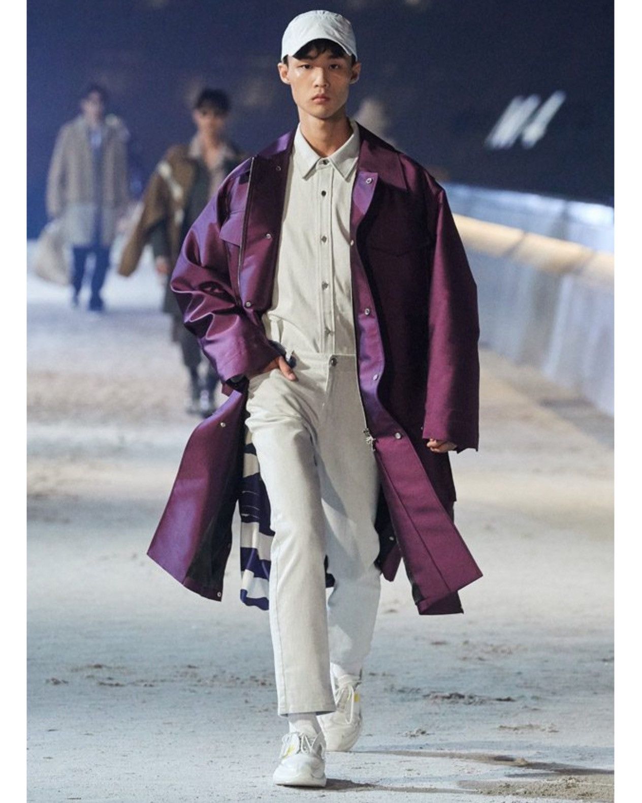 Solid Homme SS2019 SOLID HOMME OVERSIZED LIGHT WASHED DENIM SHIRT Size US XL / EU 56 / 4 - 2 Thumbnail