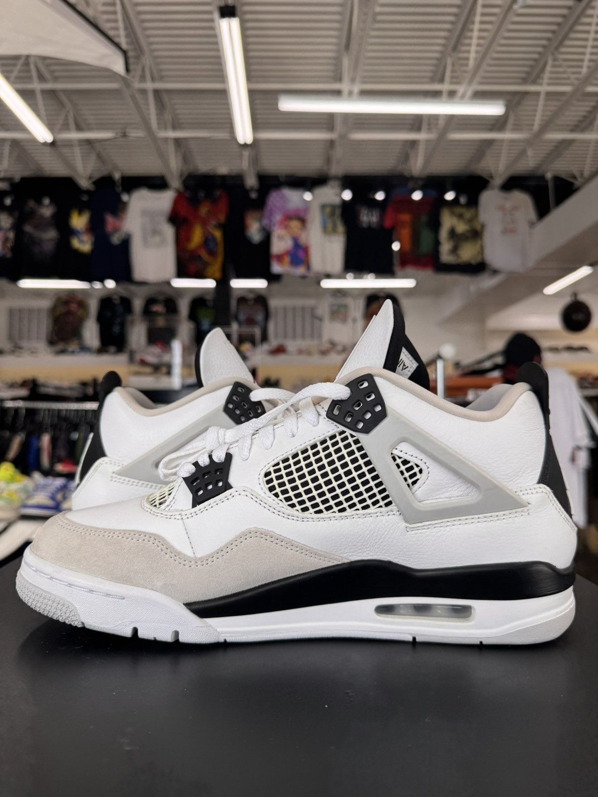 Jordan Brand Air Jordan 4 Military Black Size 10.5 (2022) Size US 10.5 / EU 43-44 - 4 Thumbnail