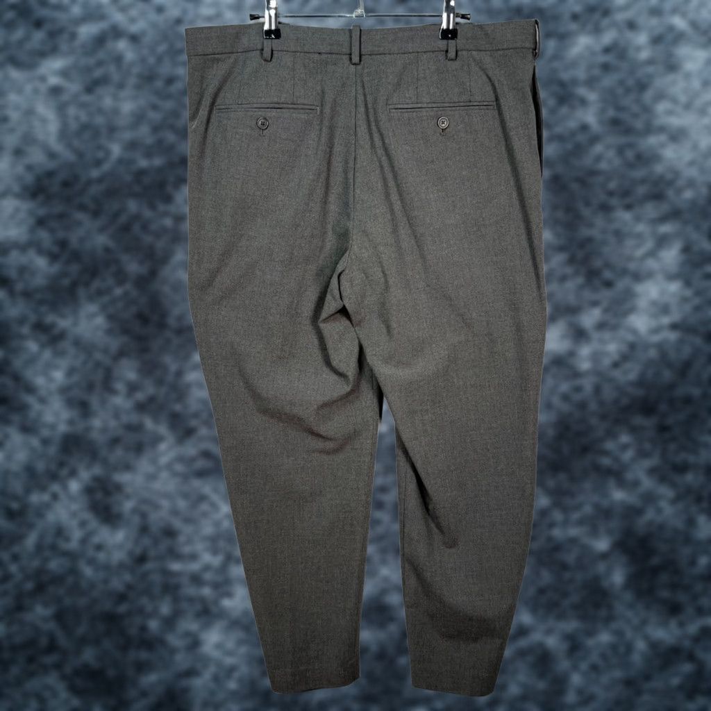 Uniqlo Uniqlo Mens XL Dress Pants Gray Polyester Blend Flat Front Tapered Inseam 27in Slashed Pockets Men Clothing Size US 36 / EU 52 - 1 Thumbnail