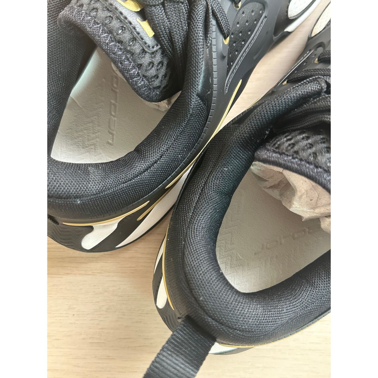 Jordan Brand Jordan Heir Black Basketball Sneaker -Size 7.5M - Mint Size US 7.5 / EU 40-41 - 7 Thumbnail