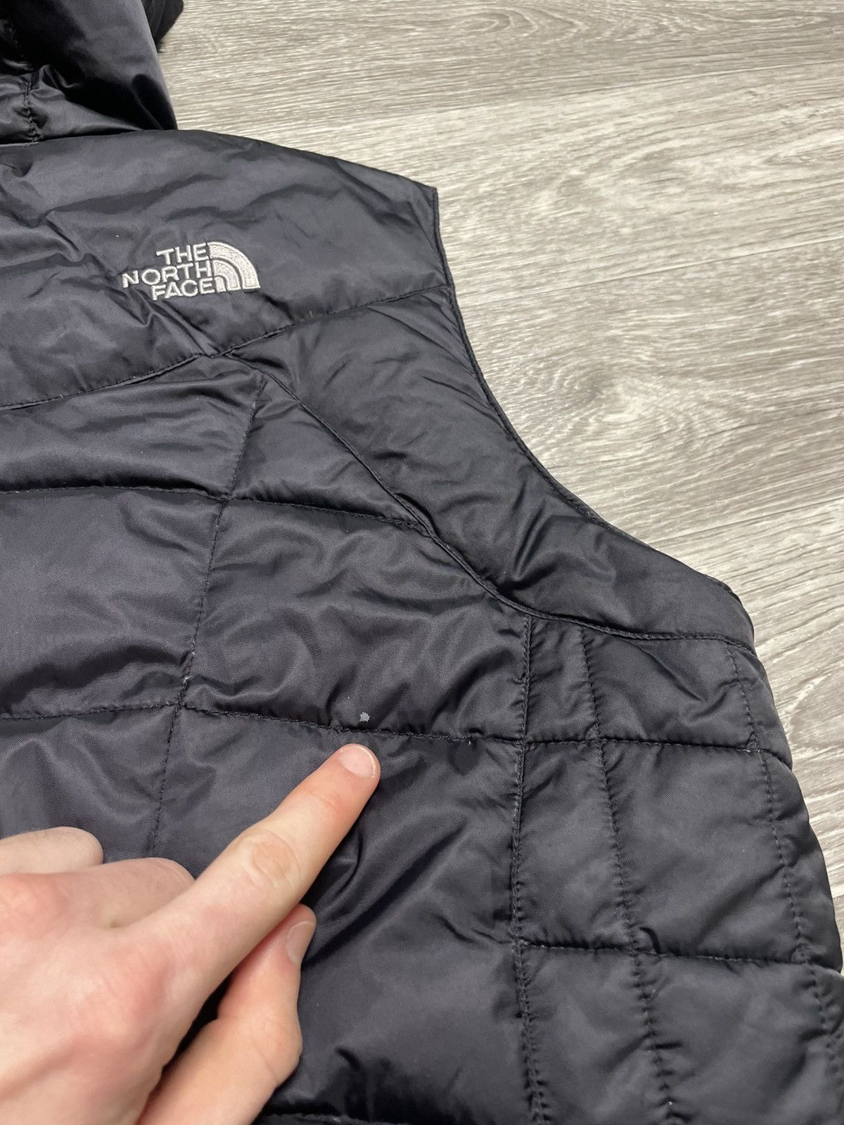 The North Face The North Face 550 Goose Down Vest Black Hooded Puffer Size M / US 6-8 / IT 42-44 - 24 Thumbnail