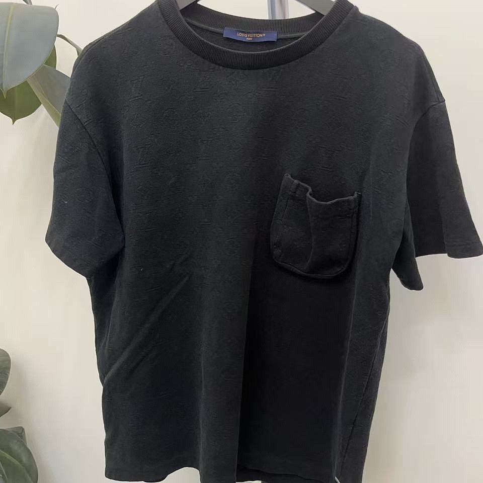 Louis Vuitton Louis Vuitton Monogram Pocket T-Shirt Black M Size US M / EU 48-50 / 2 - 1 Thumbnail