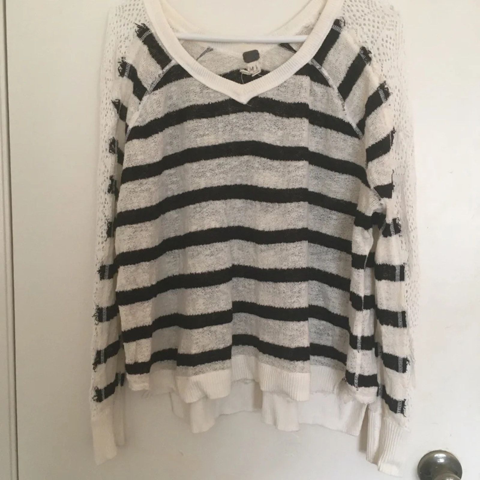 Free People We The Free black/white sweater, lace inserts, size med Size M / US 6-8 / IT 42-44 - 1 Thumbnail
