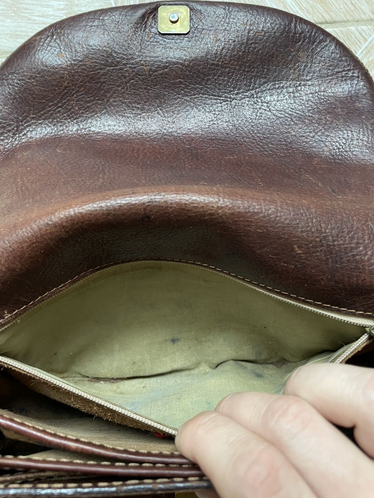 Vintage Archive Vintage Italy The Bridge Brown Leather Shoulder Bag Size ONE SIZE - 16 Thumbnail
