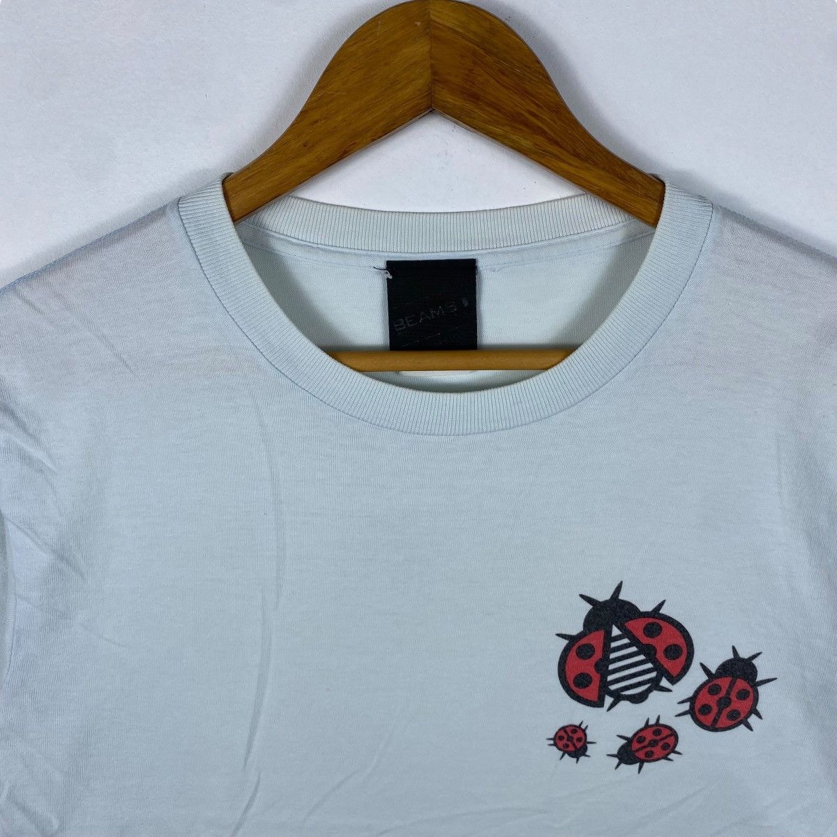 Beams Plus × Japanese Brand BEAMS PLUS Lady Bugs Flying High Graphic Tee Shirt Size US L / EU 52-54 / 3 - 2 Thumbnail